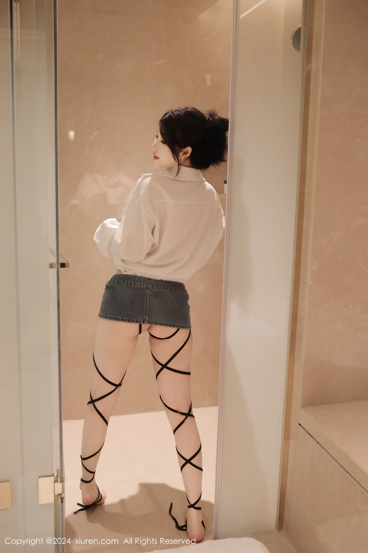 [秀人网] 2024.04.16 No.8400 陈小花 美胸性感  第16张