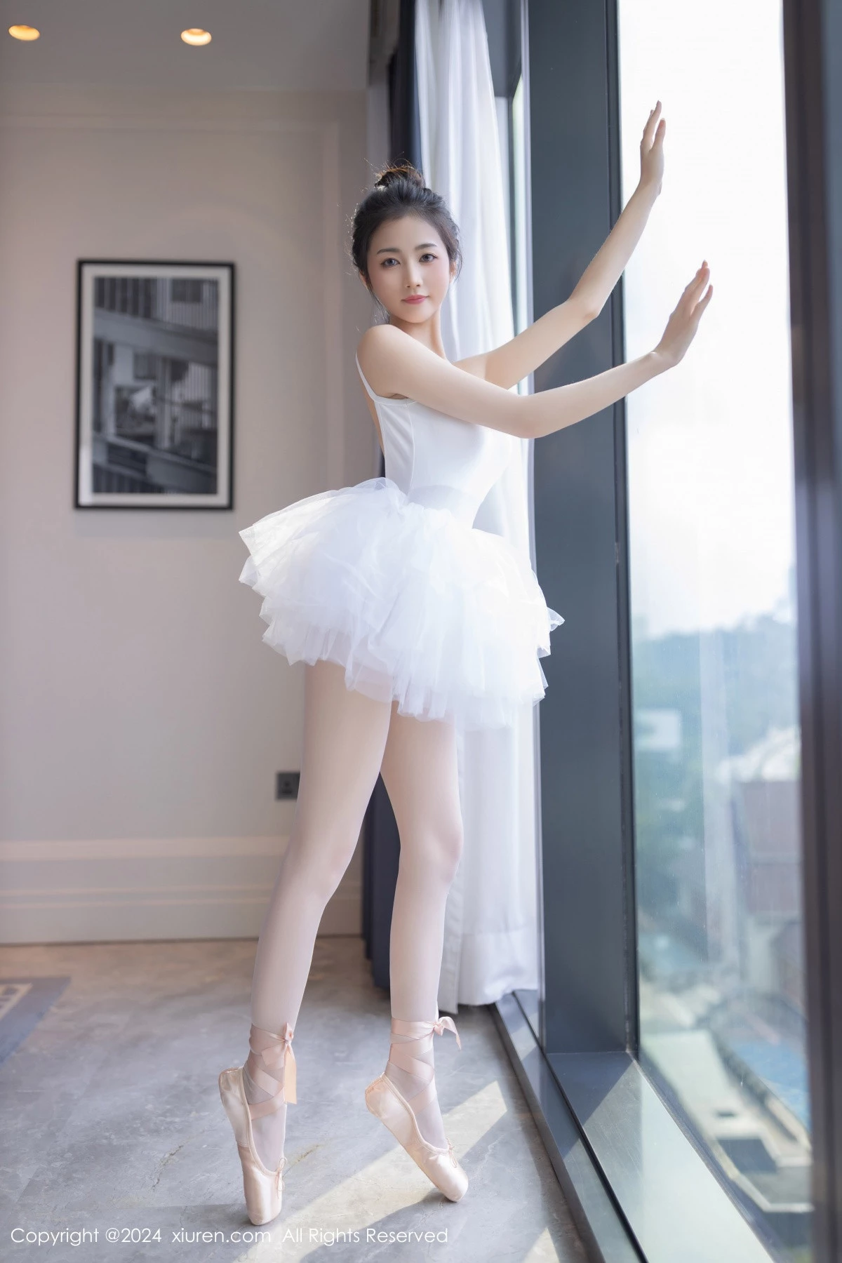 [秀人网] 2024.06.05 No.8657 鱼尾fish 丝袜美腿  第1张