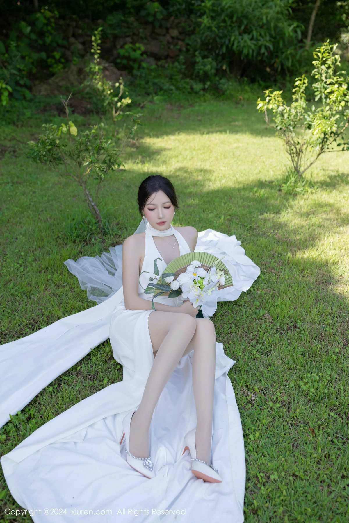[秀人网] 2024.11.01 No.9387 鱼子酱Fish 丝袜美腿  第32张