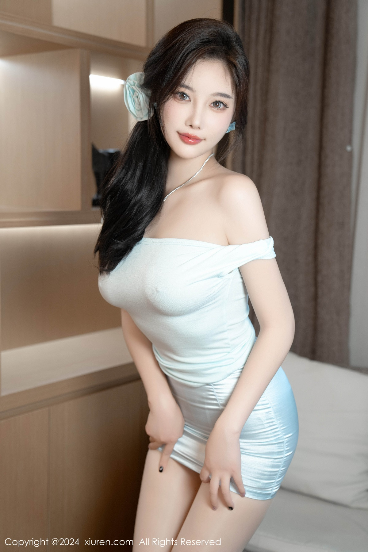 [秀人网] 2024.08.02 No.8960 杨晨晨Yome 丝袜美腿  第2张