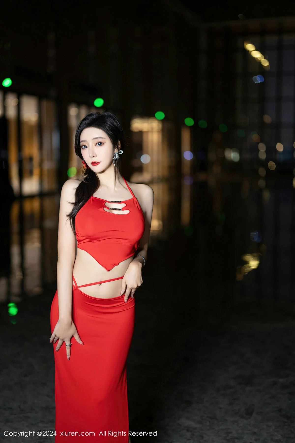 [秀人网] 2024.04.11 No.8378 王馨瑶yanni 丝袜美腿  第3张