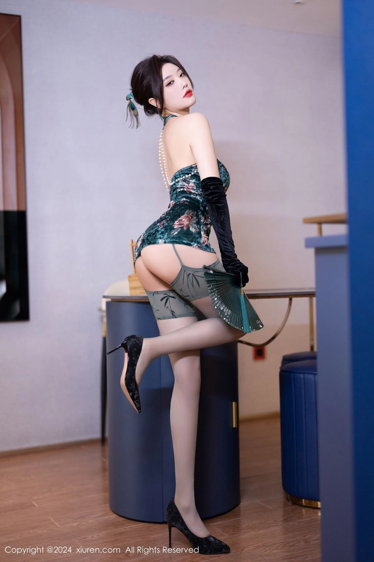 [秀人网] 2024.09.14 No.9165 杨晨晨Yome 黑丝美腿  第13张