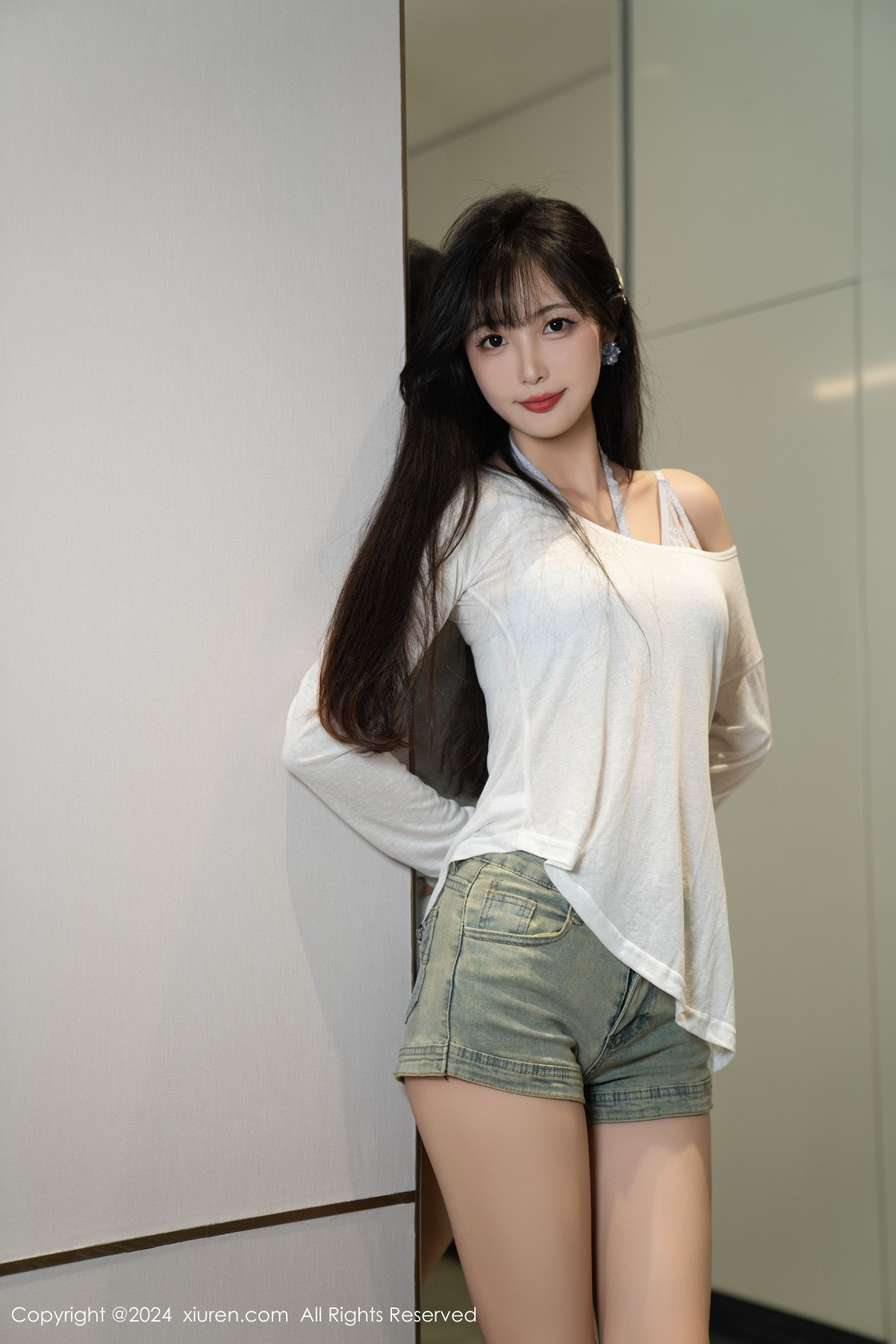 [秀人网] 2024.09.26 No.9215 林星阑 美腿性感  第15张