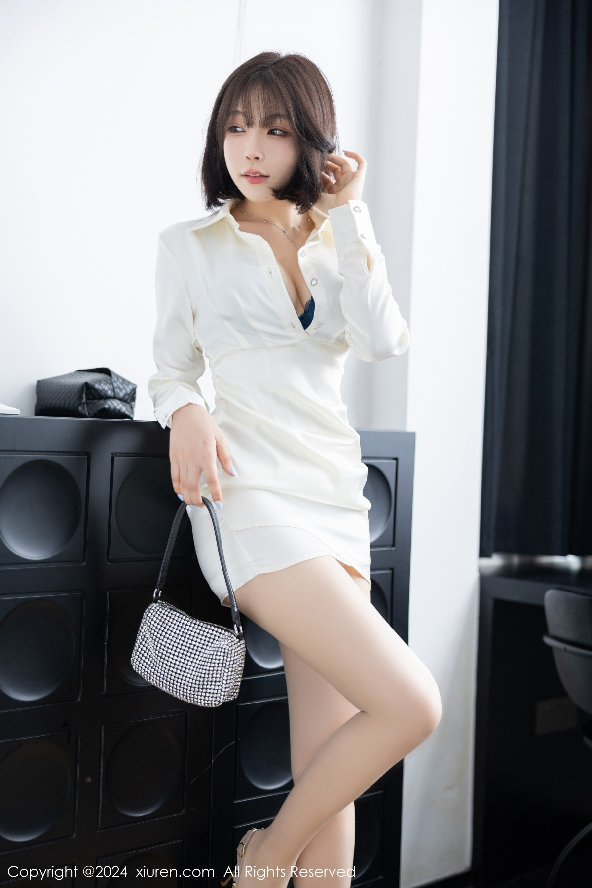[秀人网] 2024.08.02 No.8963 徐莉芝Booty 丝袜美腿  第18张