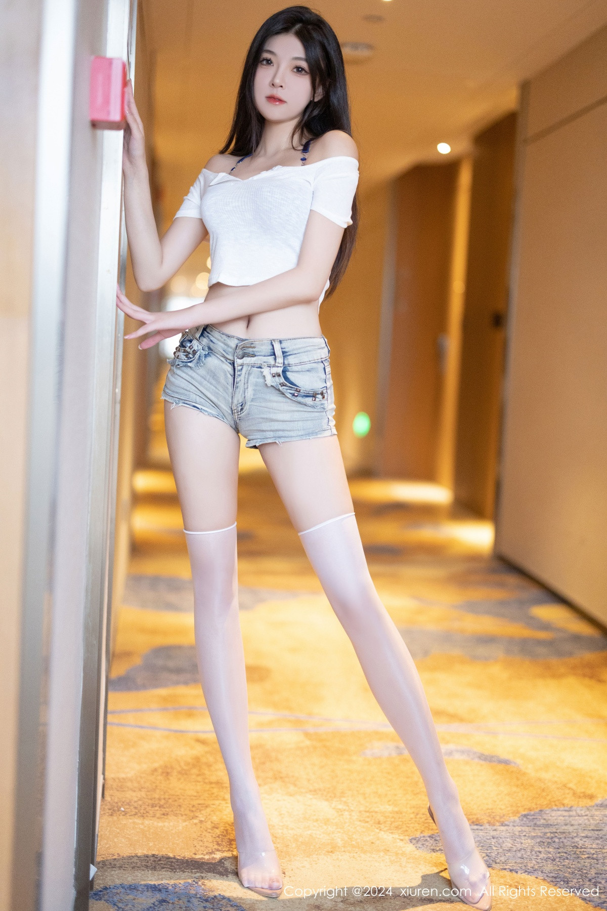 [秀人网] 2024.09.11 No.9141 初梦瑶 丝袜美腿  第35张