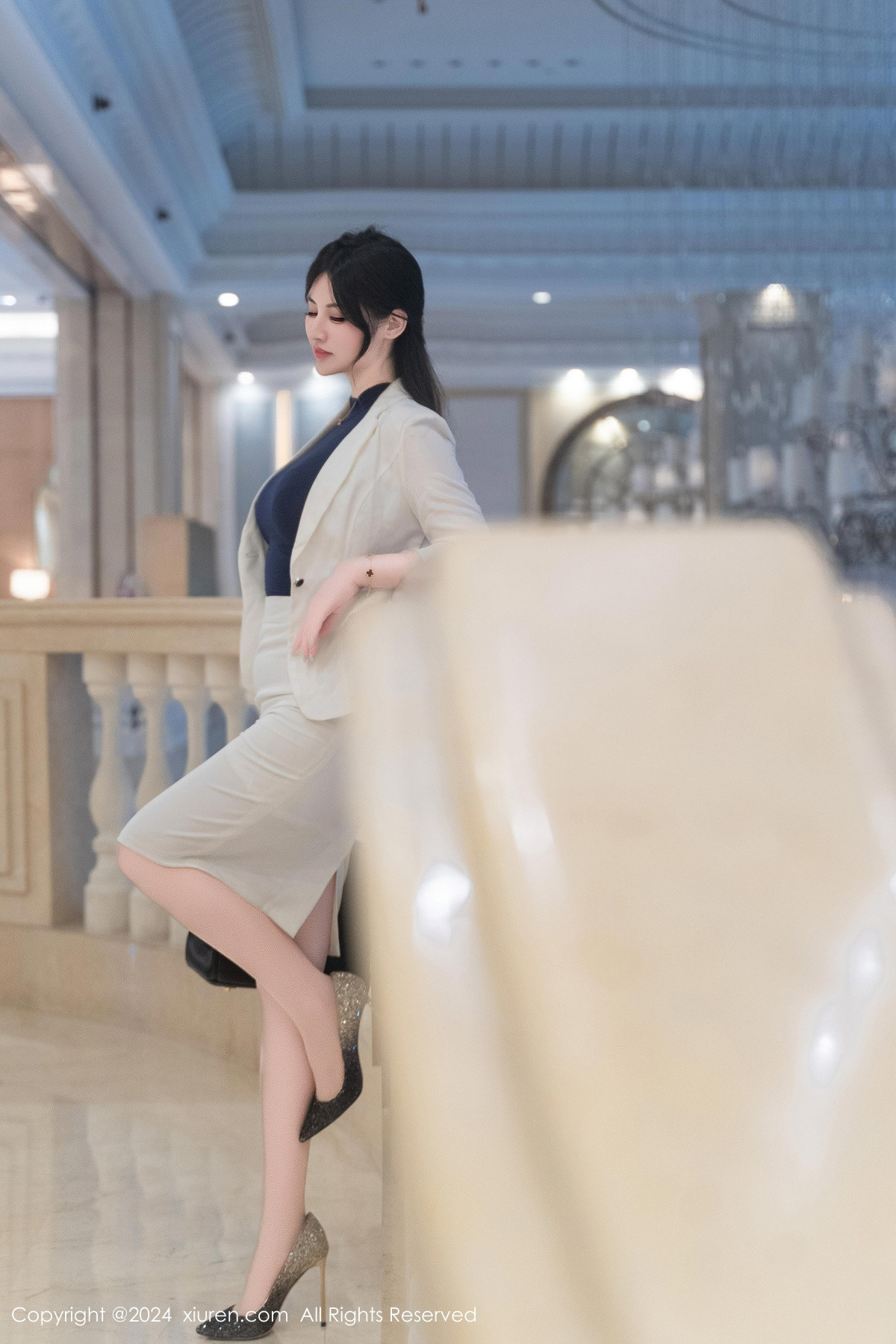 [秀人网] 2024.10.21 No.9319 诗诗kiki 丝袜美臀  第8张