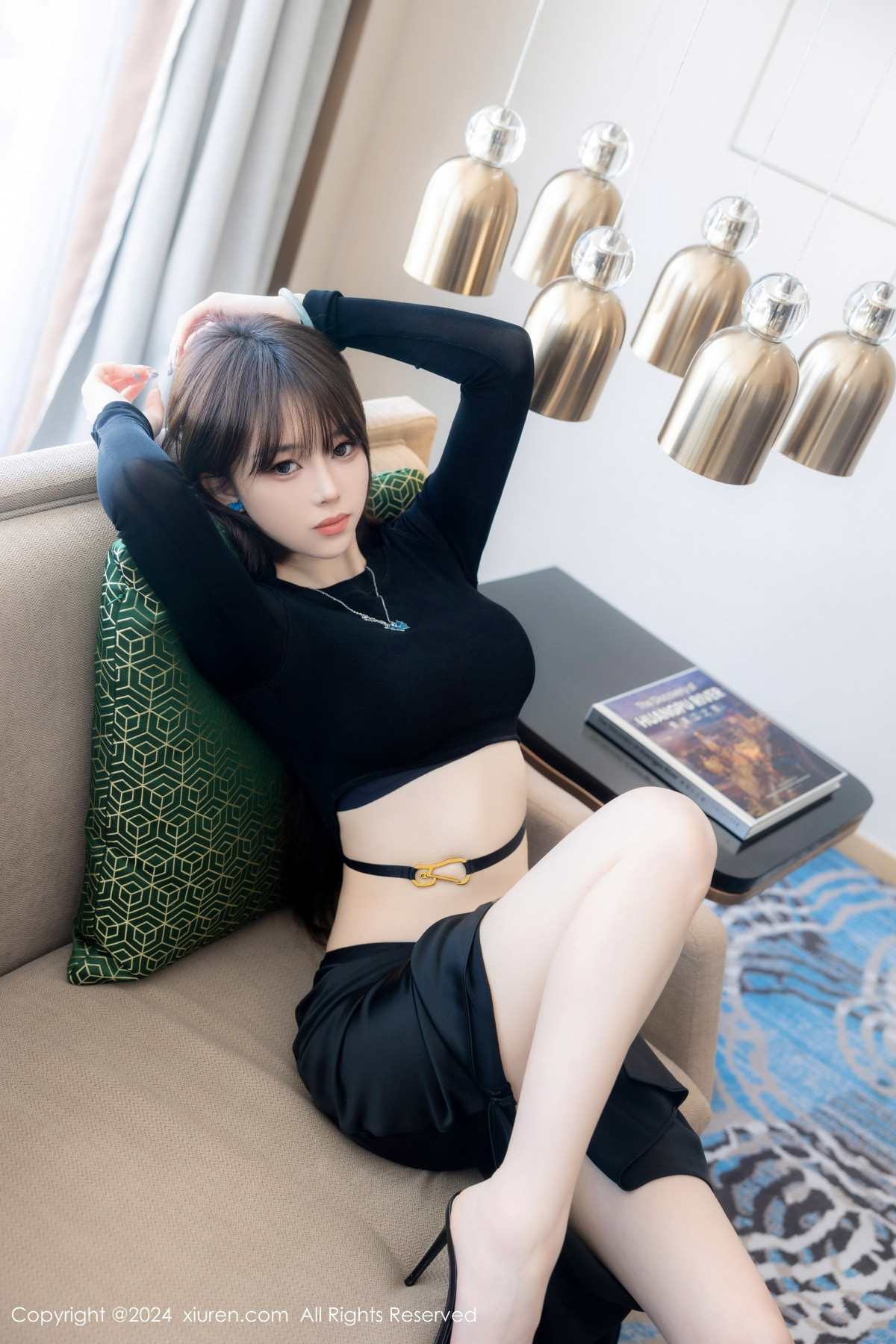 [秀人网] 2024.06.06 No.8661 奶瓶. 美腿性感  第17张