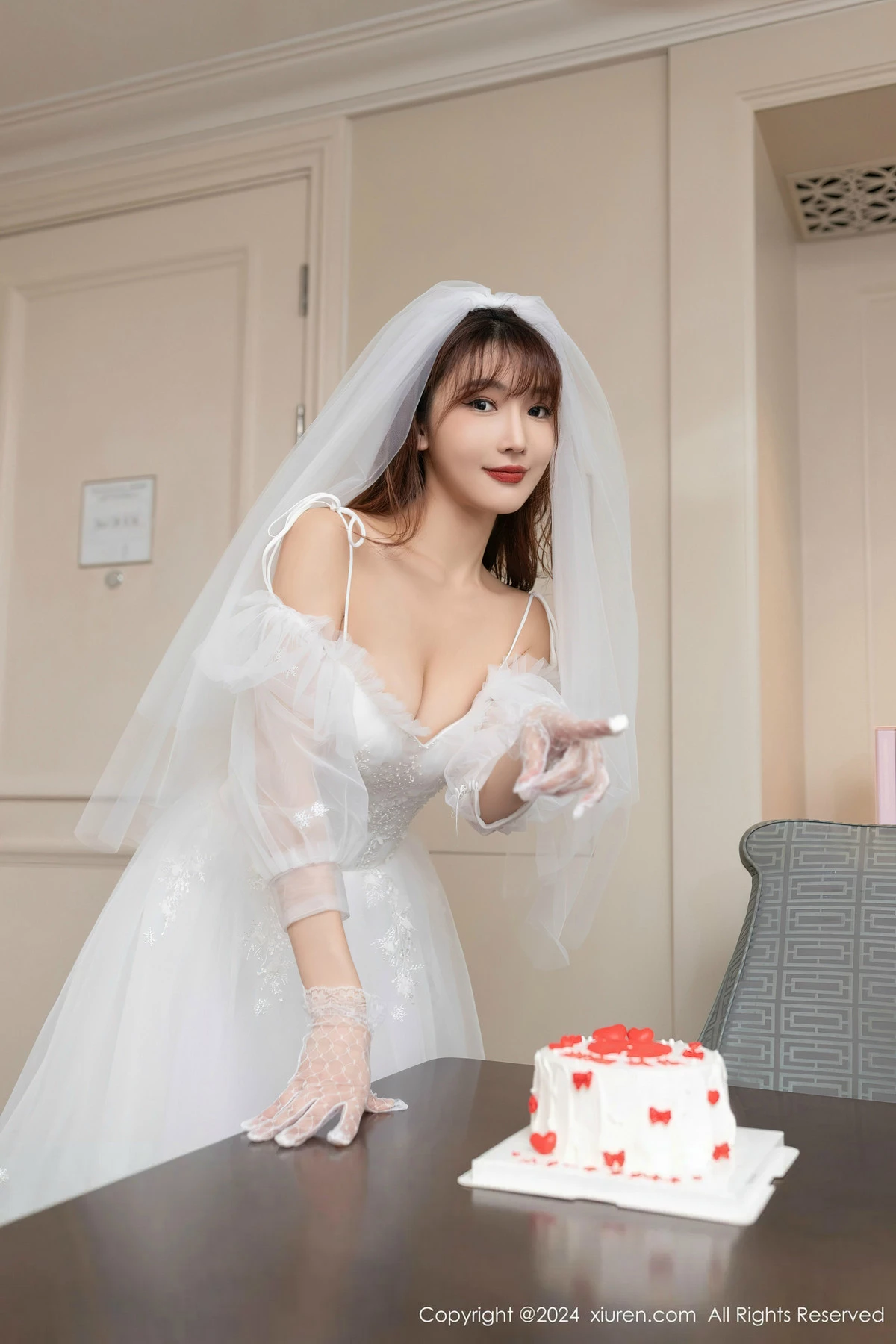 [秀人网] 2024.04.18 No.8418 陆萱萱 丝袜美腿  第4张