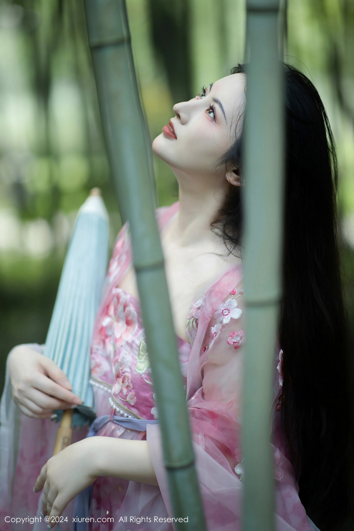 [秀人网] 2024.09.02 No.9100 诗诗kiki 美臀性感