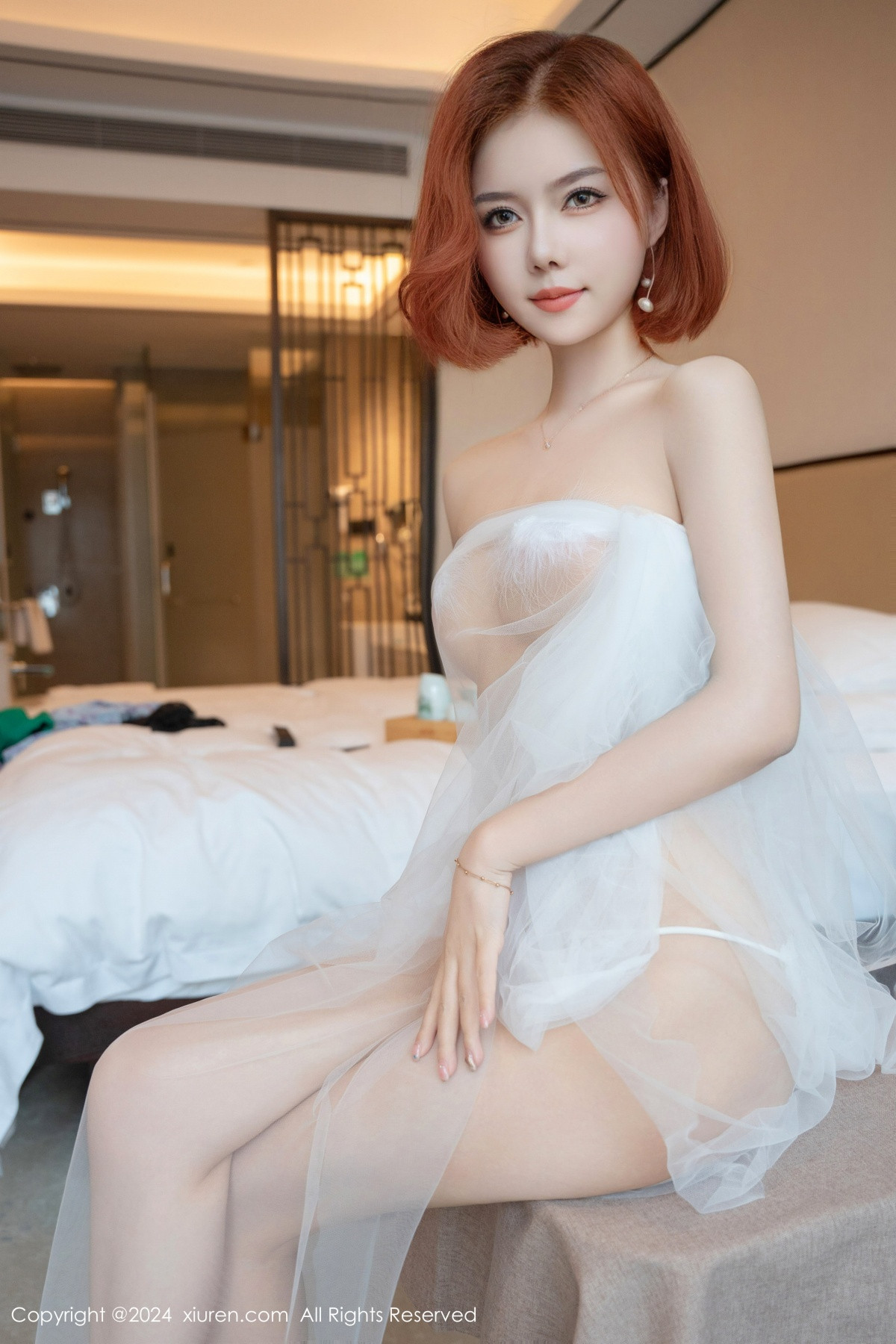 [秀人网] 2024.10.21 No.9318 白芷yy 性感美腿
