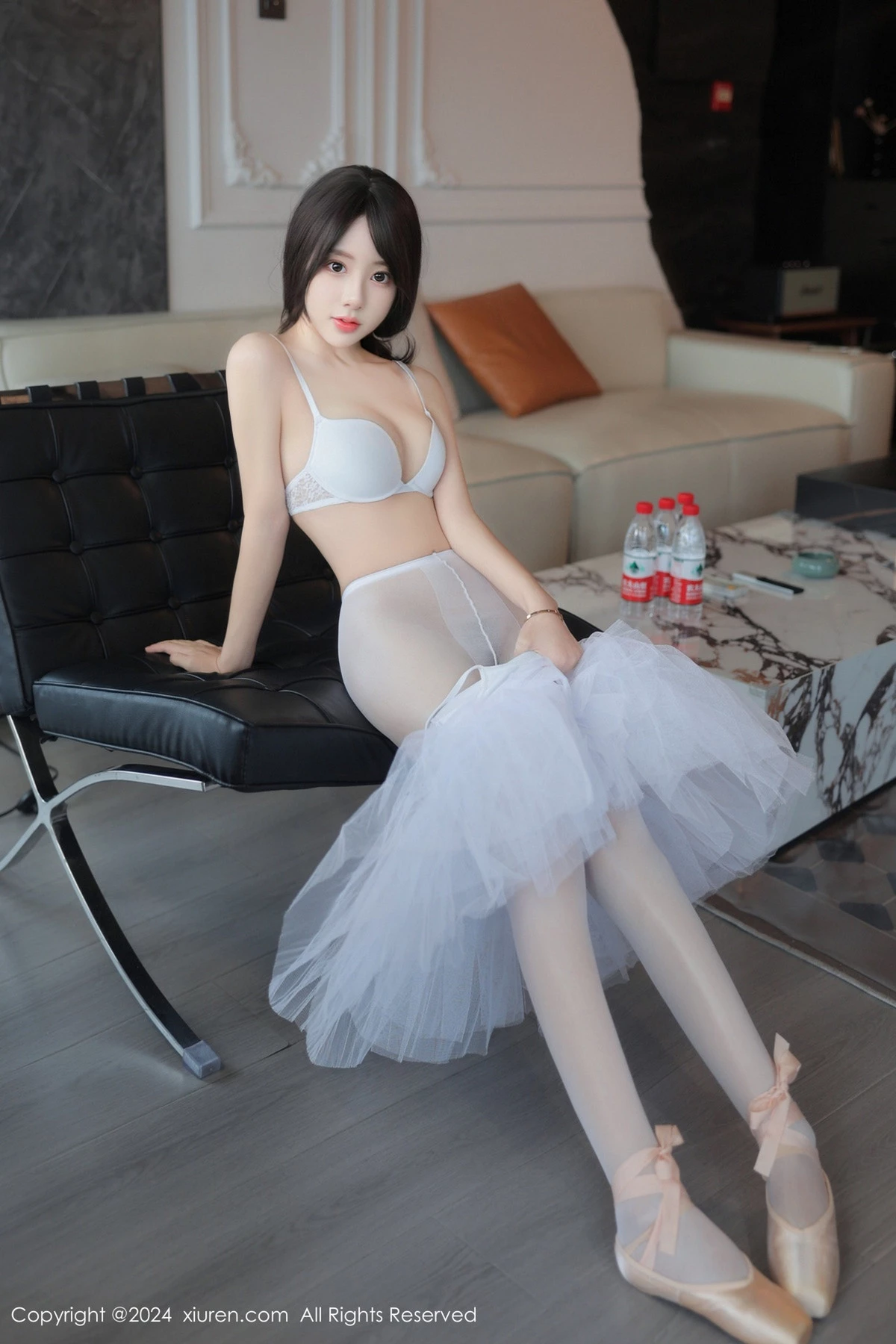[秀人网] 2024.05.17 No.8564 桃妖夭 丝袜美腿  第10张