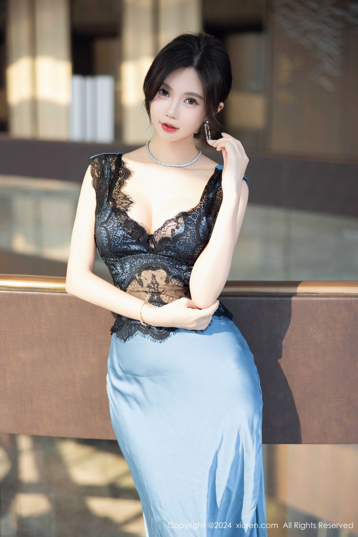 [秀人网] 2024.10.18 No.9310 绮里嘉ula 丝袜美腿  第1张