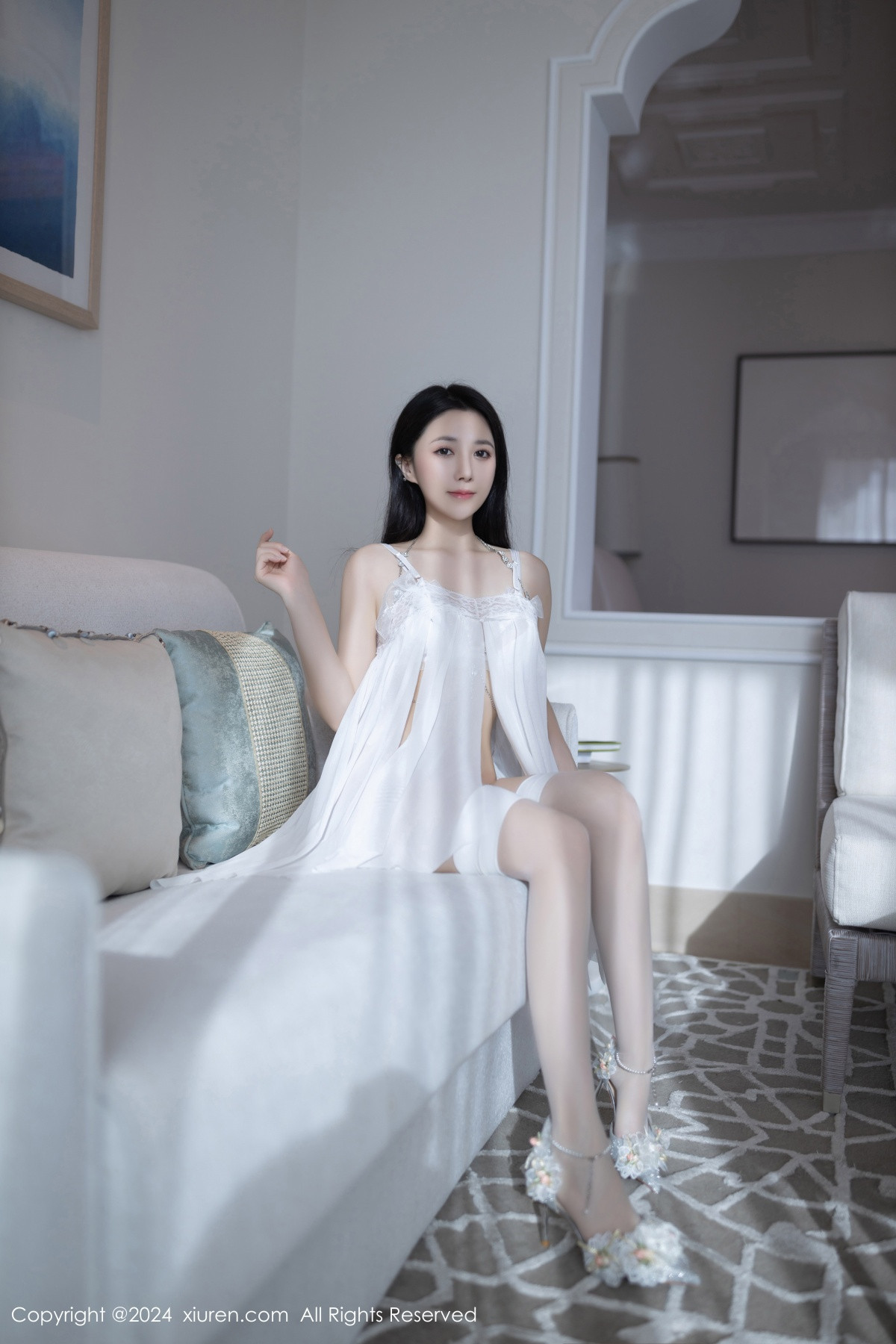 [秀人网] 2024.08.02 No.8962 鱼子酱Fish 丝袜美腿  第3张