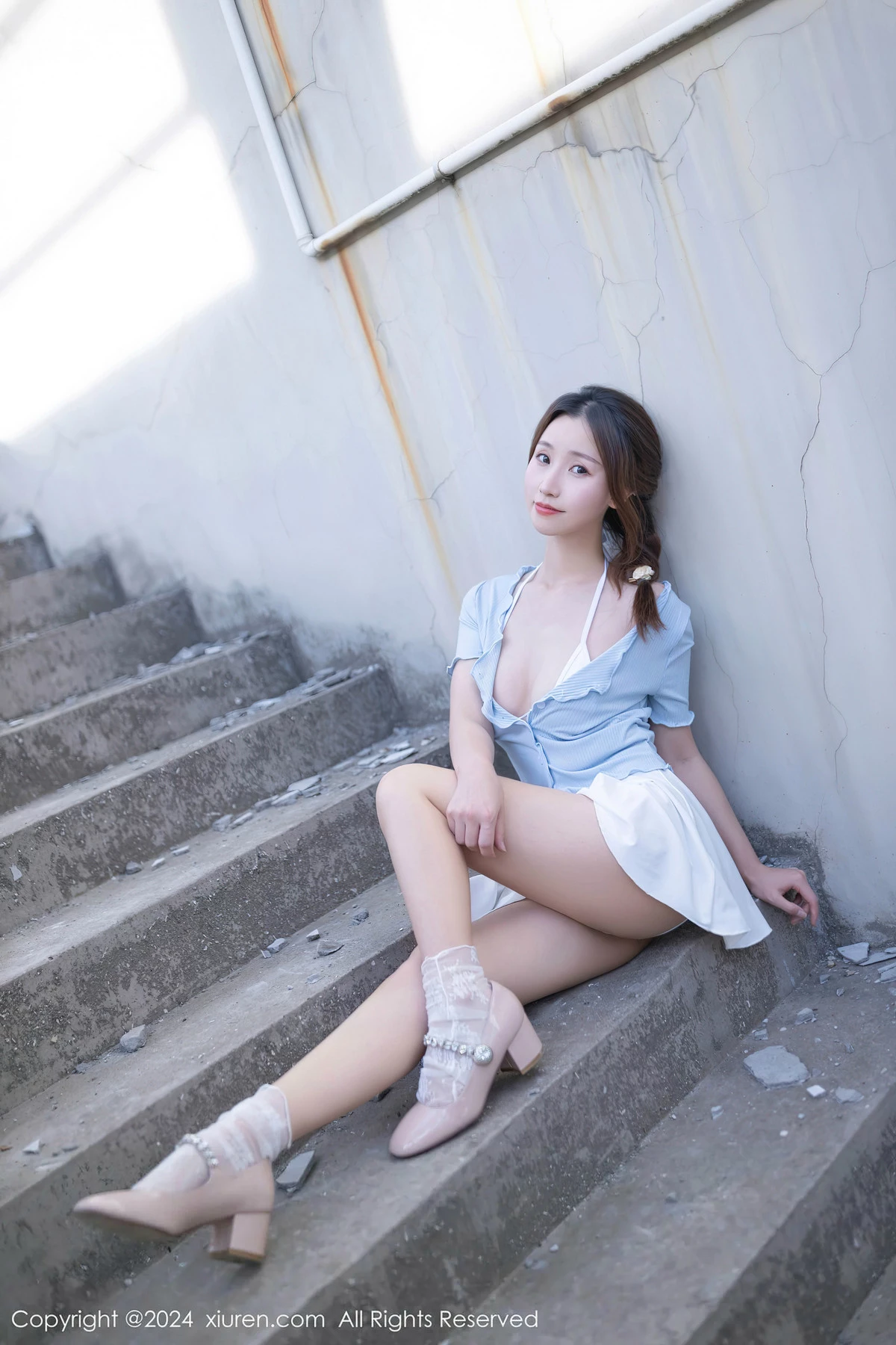 [秀人网] 2024.04.10 No.8369 杏子Yada 短裙美腿  第22张
