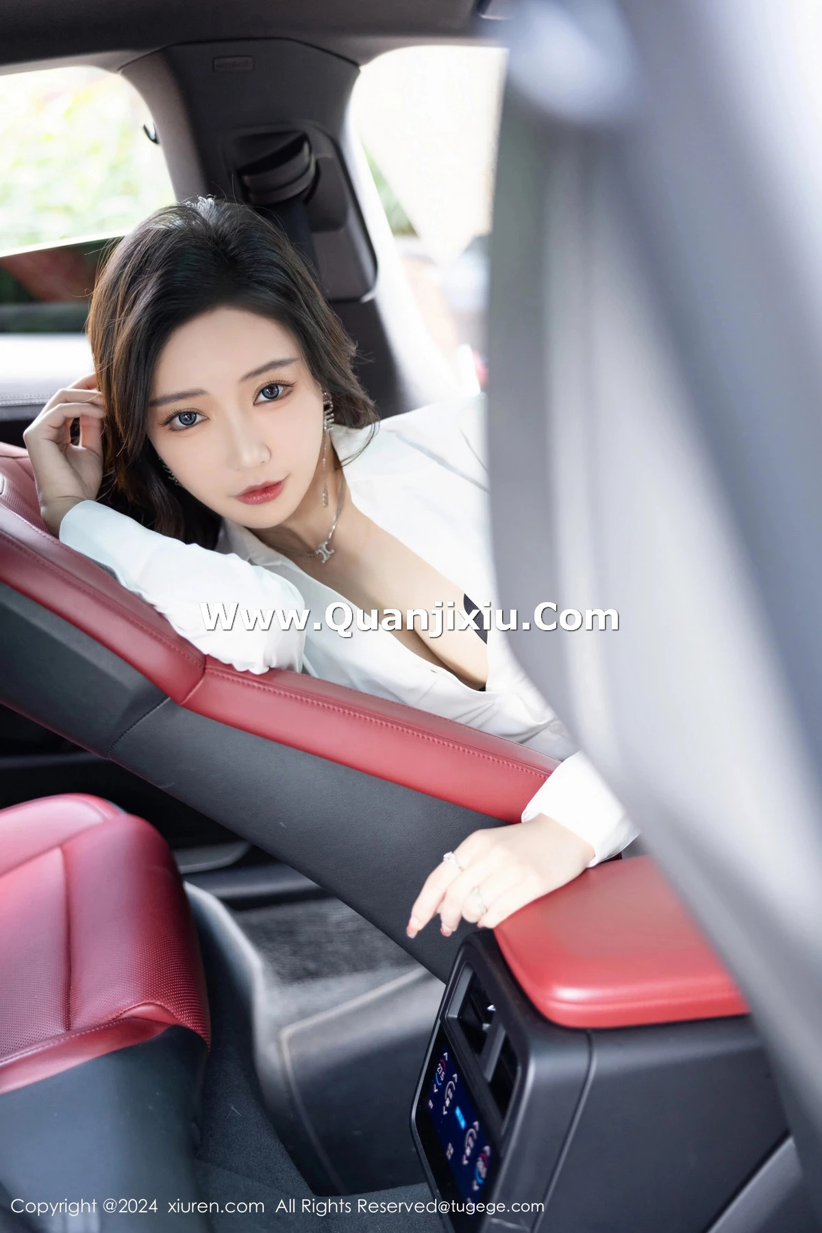 [秀人网] 2024.03.29 No.8314 王馨瑶yanni 黑丝美腿  第7张