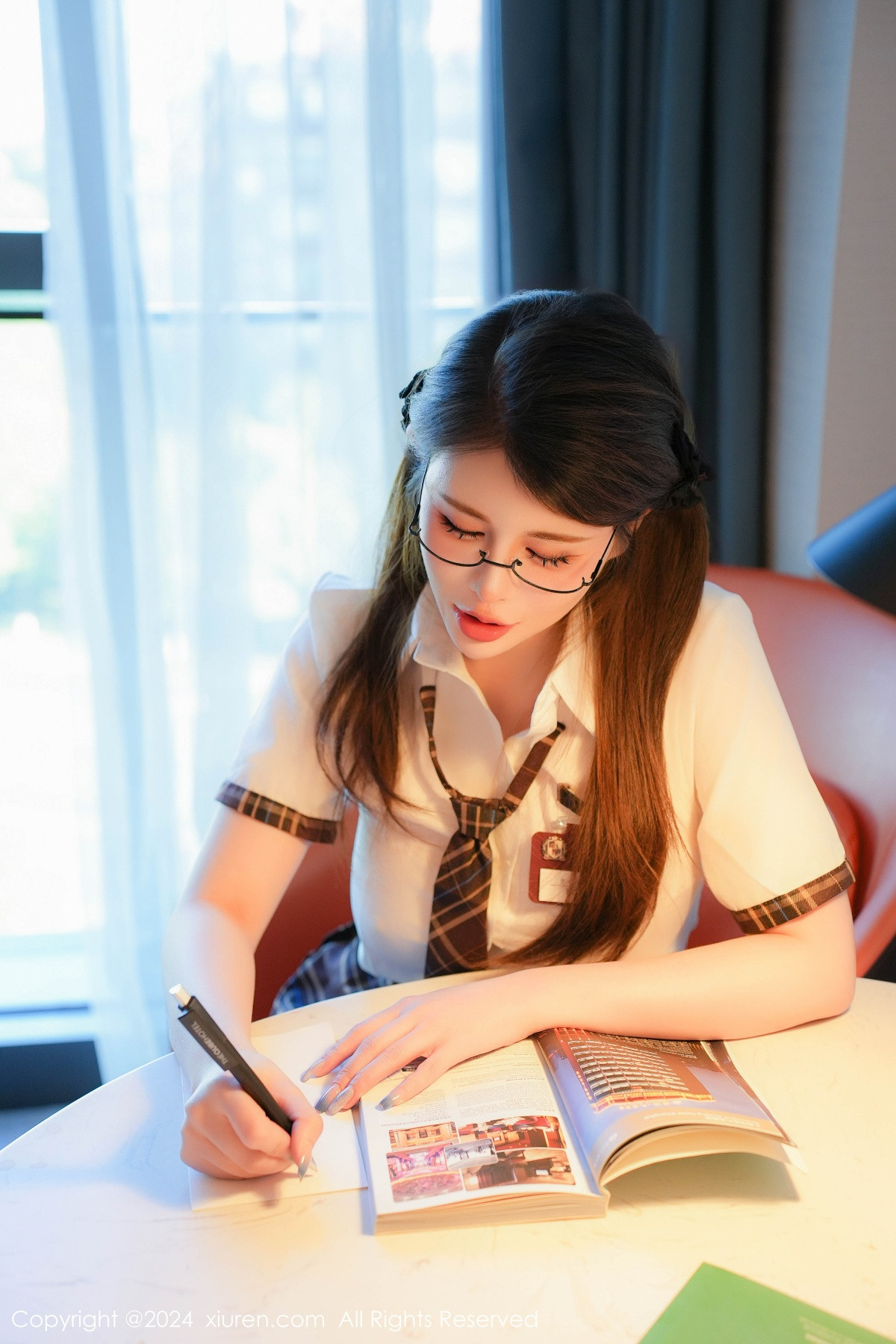 [秀人网] 2024.07.04 No.8803 甜妮 丰腴美臀  第14张