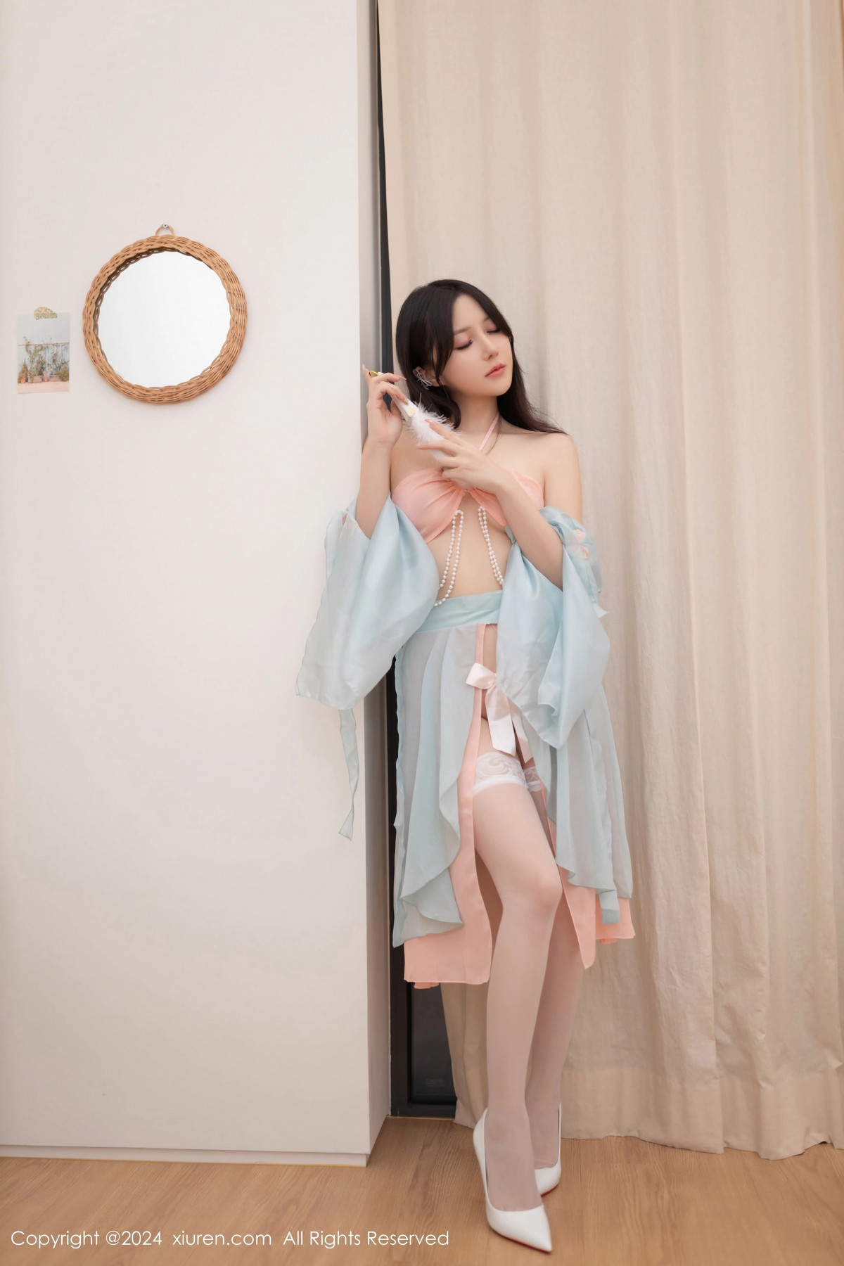 [秀人网] 2024.08.30 No.9093 鱼子酱Fish 丝袜美腿  第8张