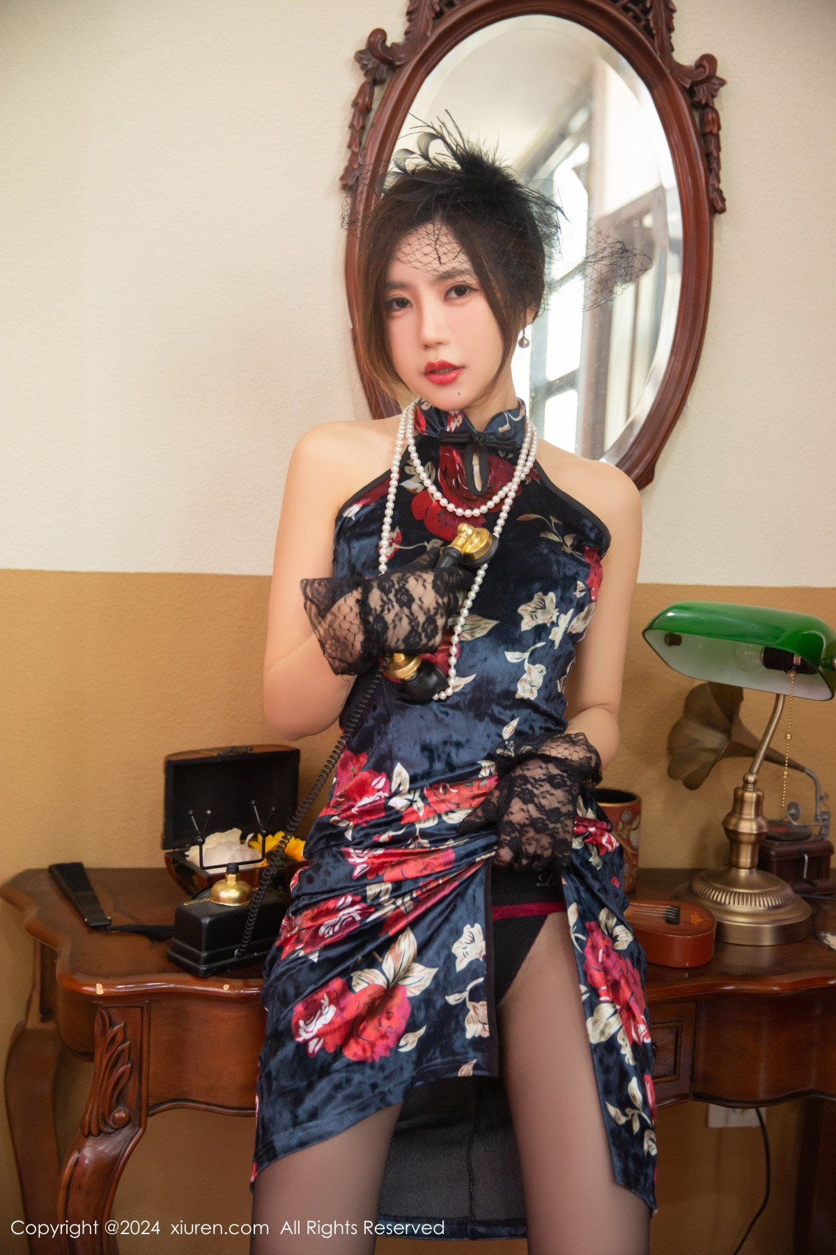[秀人网] 2024.09.05 No.9116 绮里嘉ula 黑丝美腿  第18张