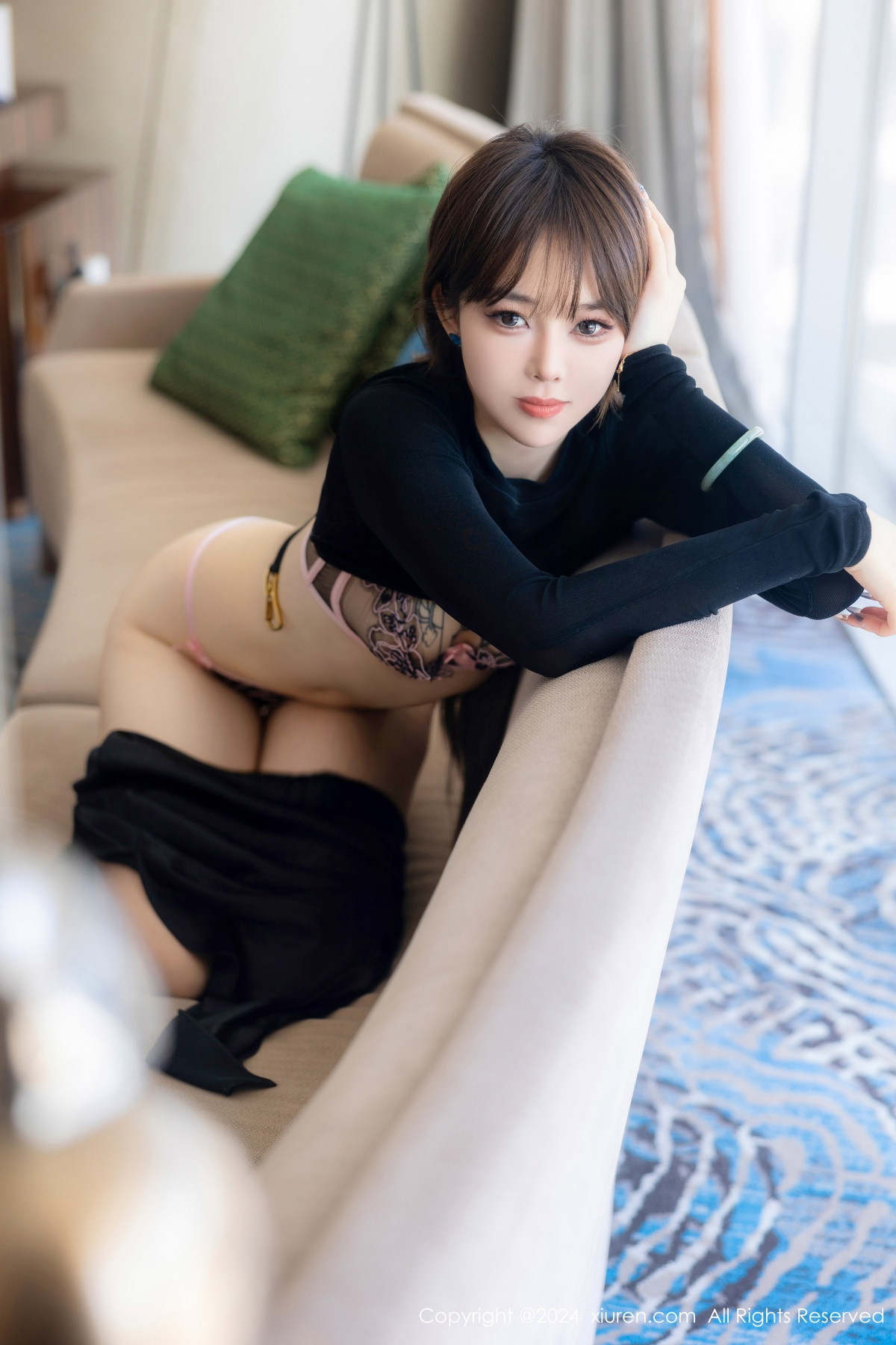 [秀人网] 2024.06.06 No.8661 奶瓶. 美腿性感  第29张