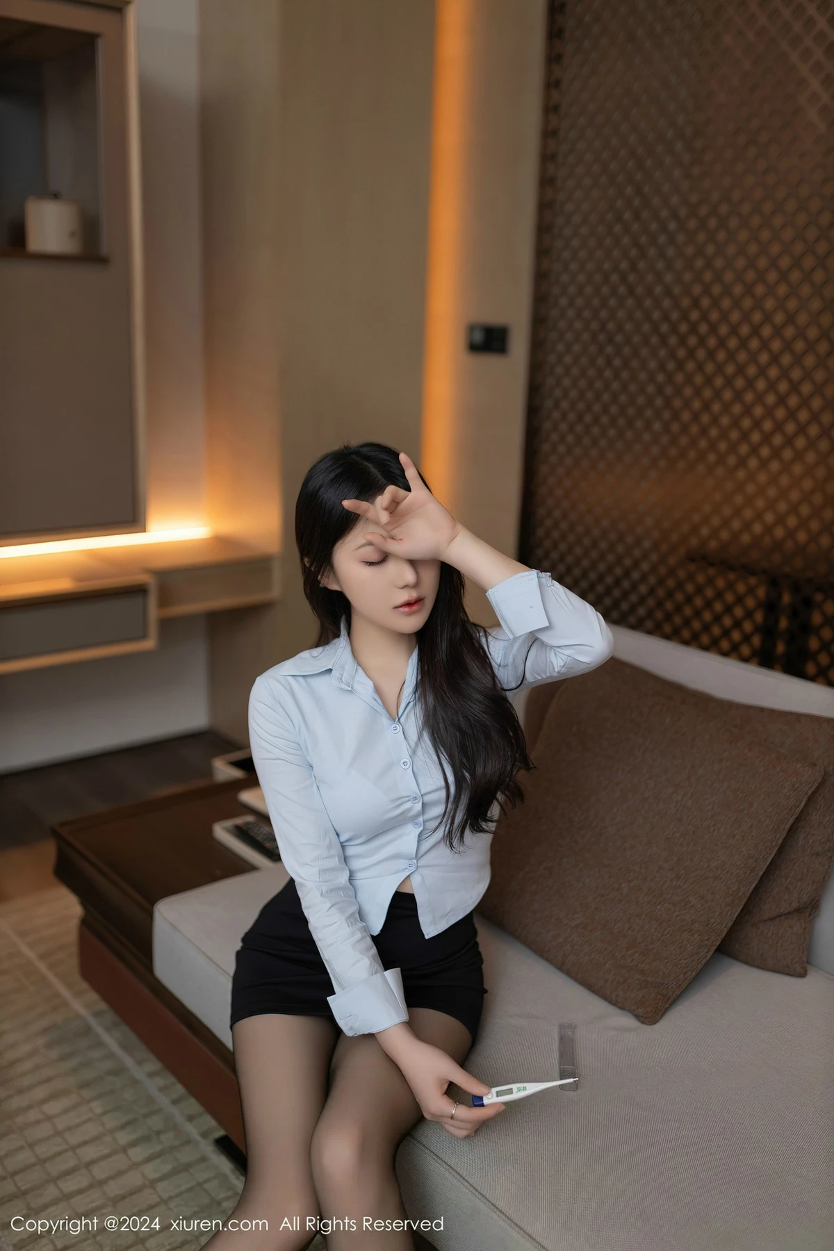 [秀人网] 2024.04.12 No.8387 鱼子酱Fish 黑丝美腿  第8张