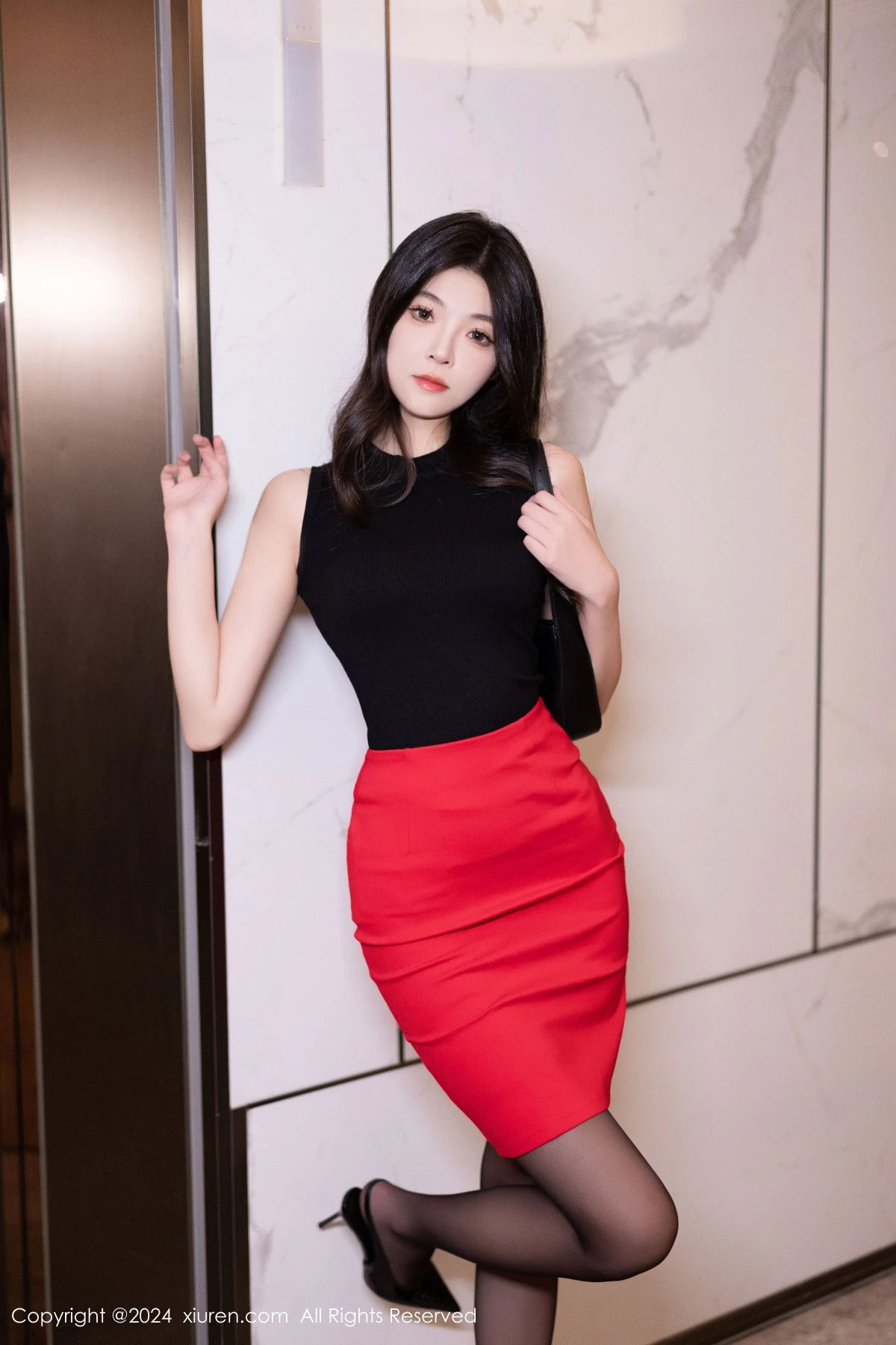 [秀人网] 2024.09.18 No.9169 初梦瑶 黑丝美腿  第18张