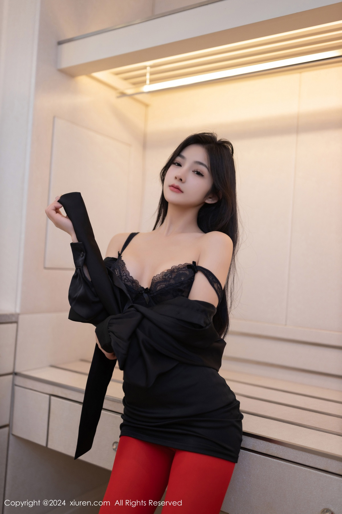 [秀人网] 2024.07.03 No.8801 谭小灵 丝袜美腿  第12张