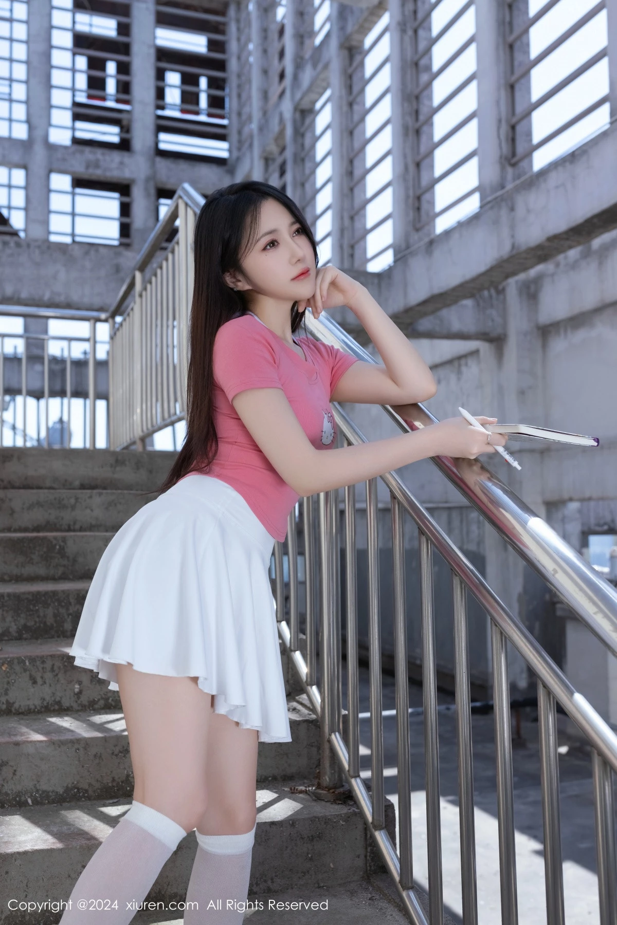 [秀人网] 2024.04.26 No.8457 鱼子酱Fish 天台少女  第8张