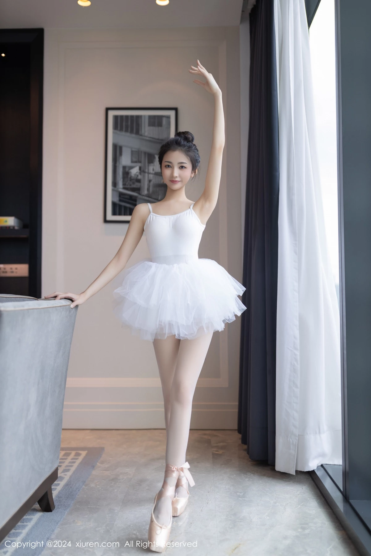[秀人网] 2024.06.05 No.8657 鱼尾fish 丝袜美腿  第4张