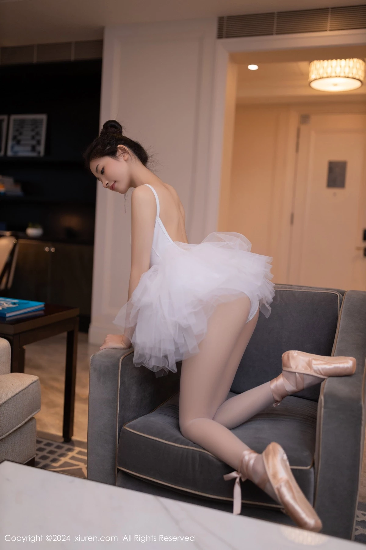 [秀人网] 2024.06.05 No.8657 鱼尾fish 丝袜美腿  第19张