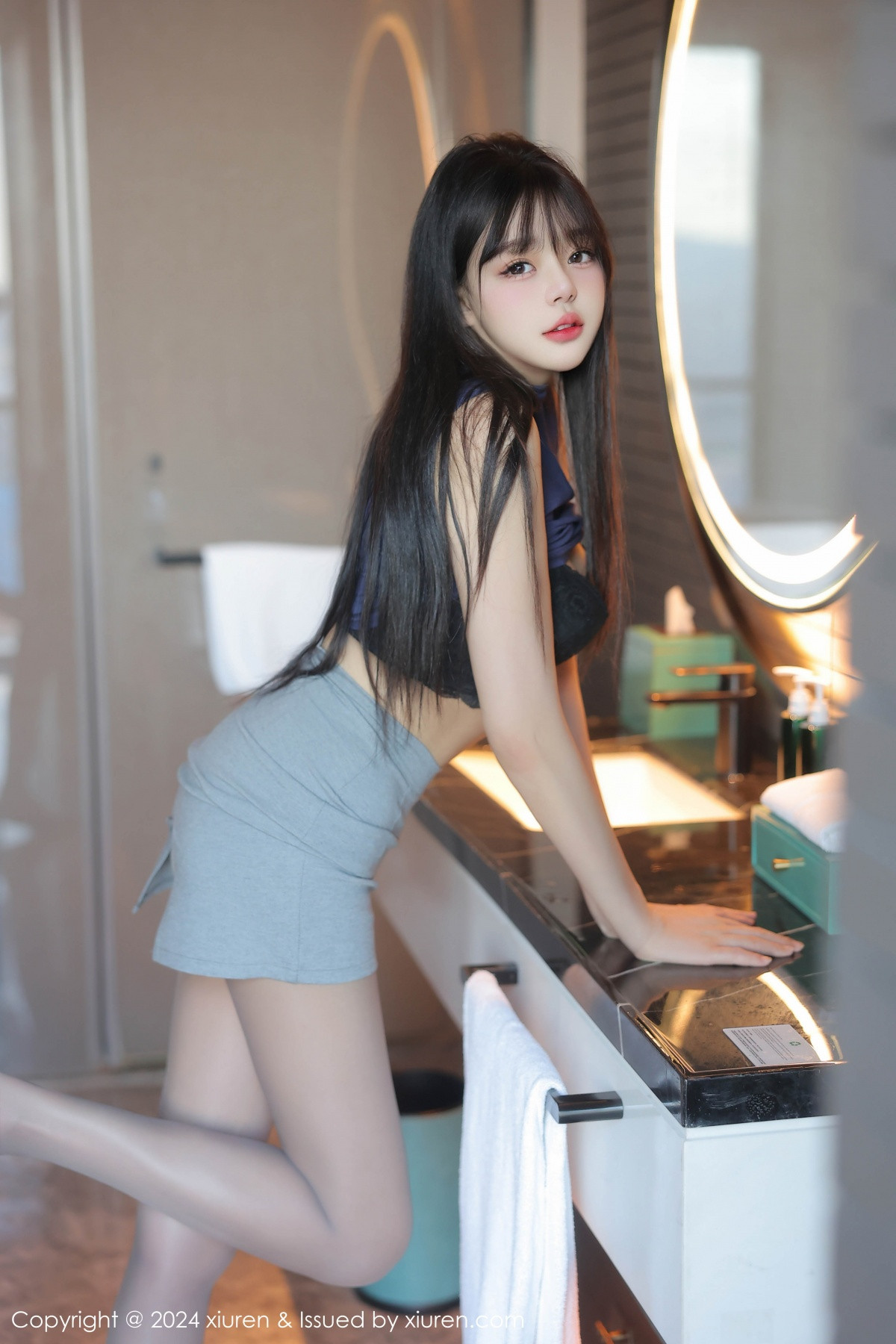 [秀人网] 2024.09.30 No.9233 柚柚小奶瓶 美腿短裙  第22张