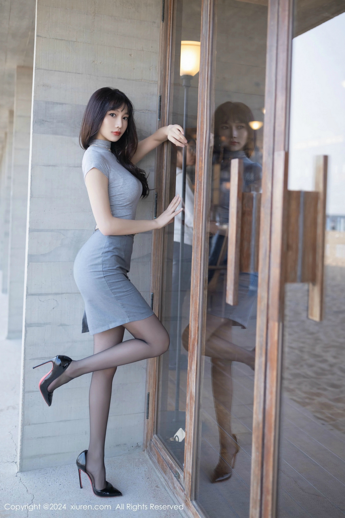 [秀人网] 2024.11.14 No.9450 陆萱萱 黑丝美腿  第6张