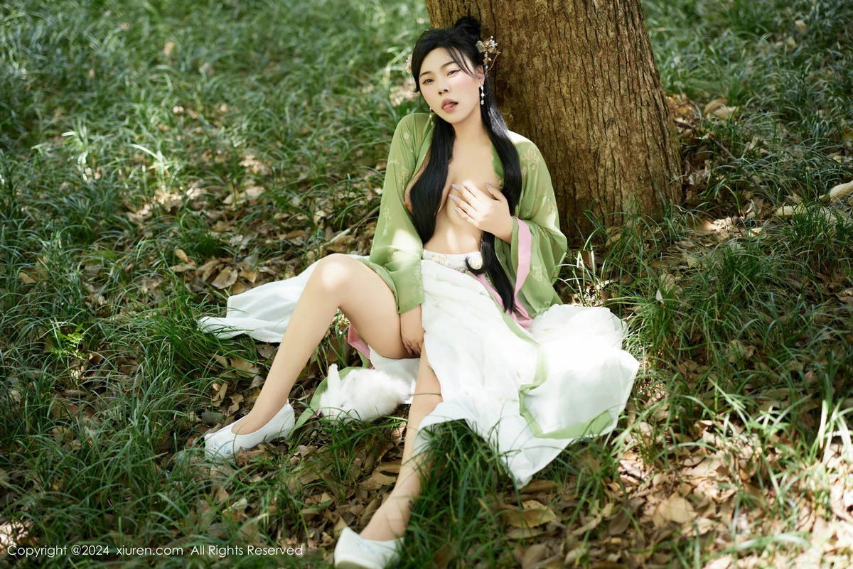 [秀人网] 2024.09.14 No.9162 麦田 性感美臀  第24张