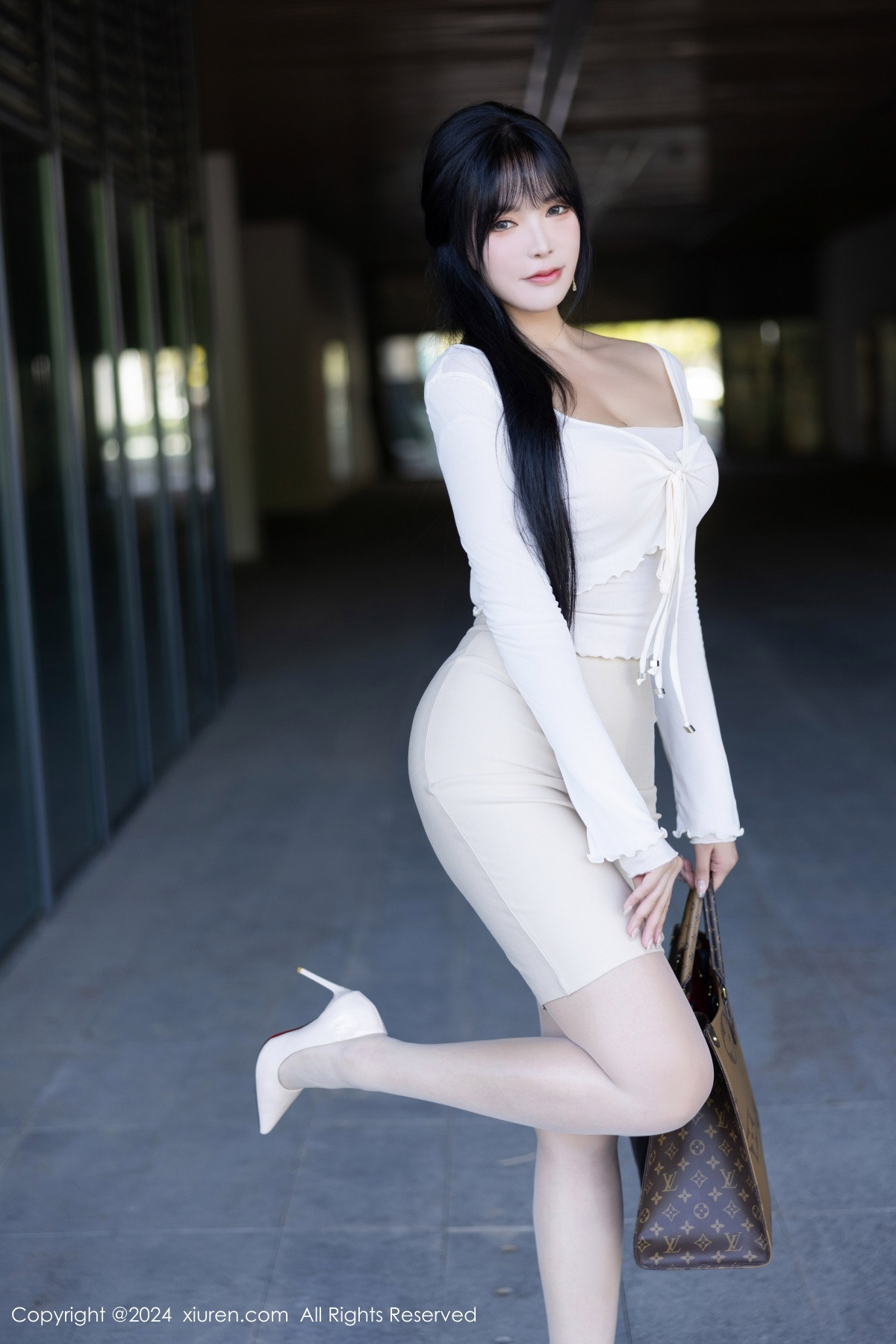 [秀人网] 2024.10.21 No.9320 娜比 美腿丝袜  第6张