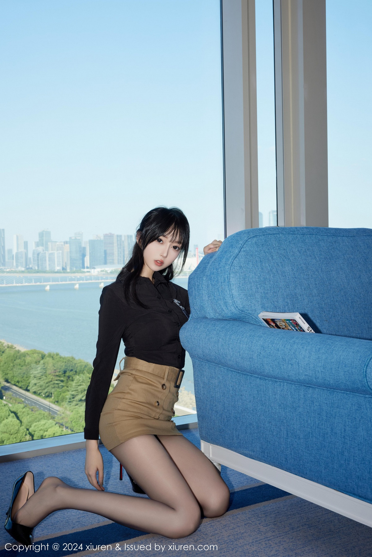 [秀人网] 2024.10.18 No.9309 玥儿玥er 短裙黑丝  第12张