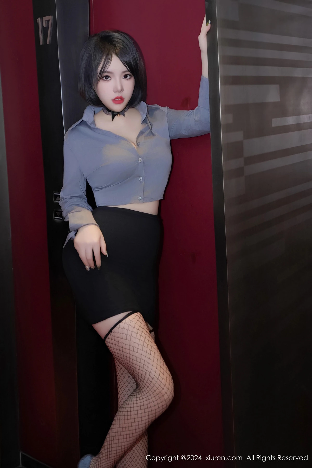 [秀人网] 2024.04.23 No.8435 陆萱雅 黑丝美腿  第12张