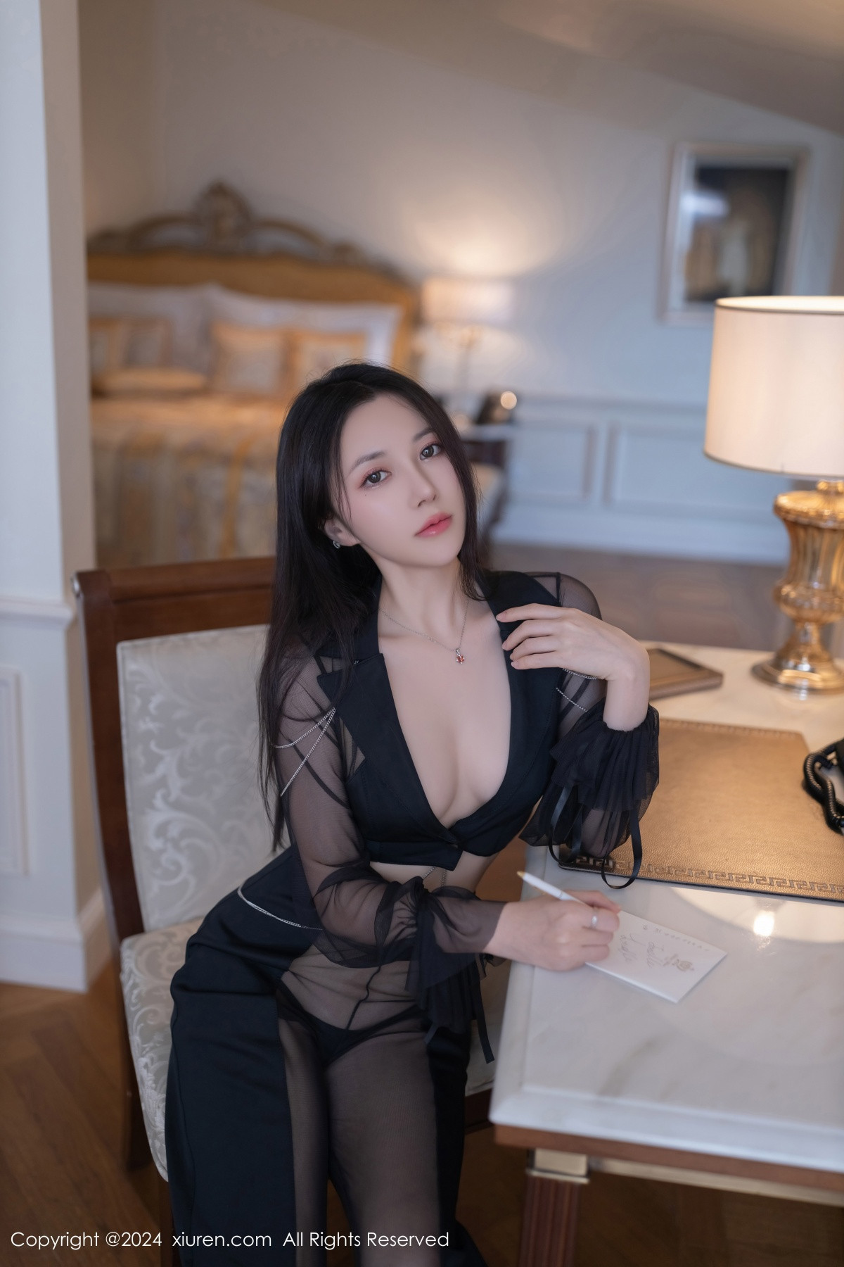 [秀人网] 2024.06.07 No.8675 鱼子酱Fish 性感美腿  第19张