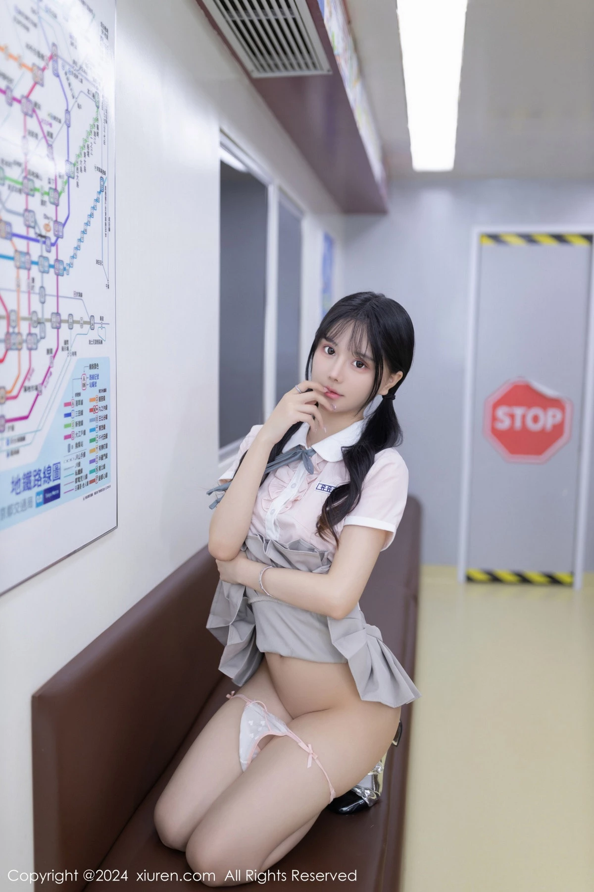 [秀人网] 2024.05.10 No.8515 幼幼 地铁美腿  第23张