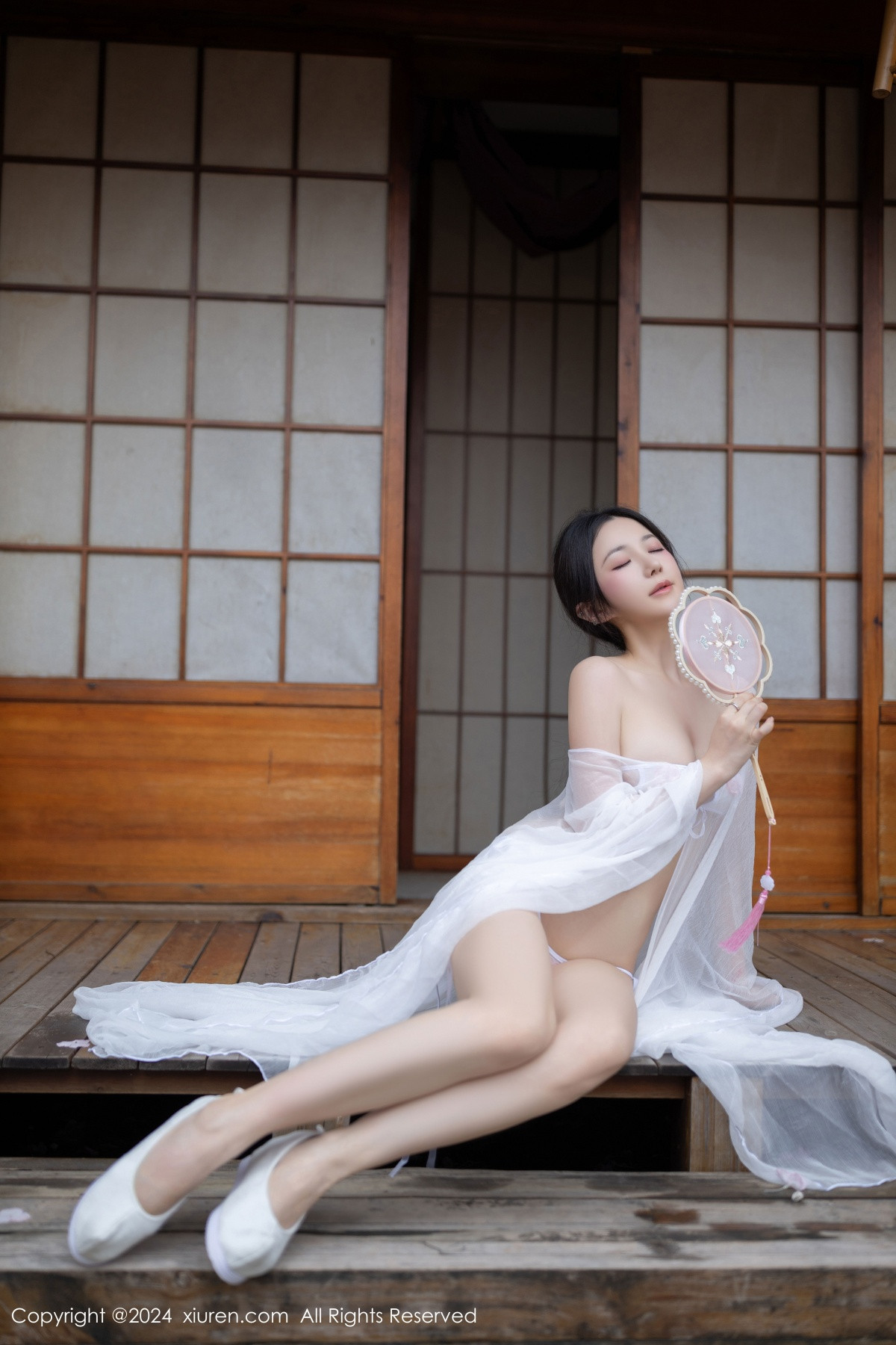[秀人网] 2024.07.26 No.8927 鱼子酱Fish 美腿性感  第10张