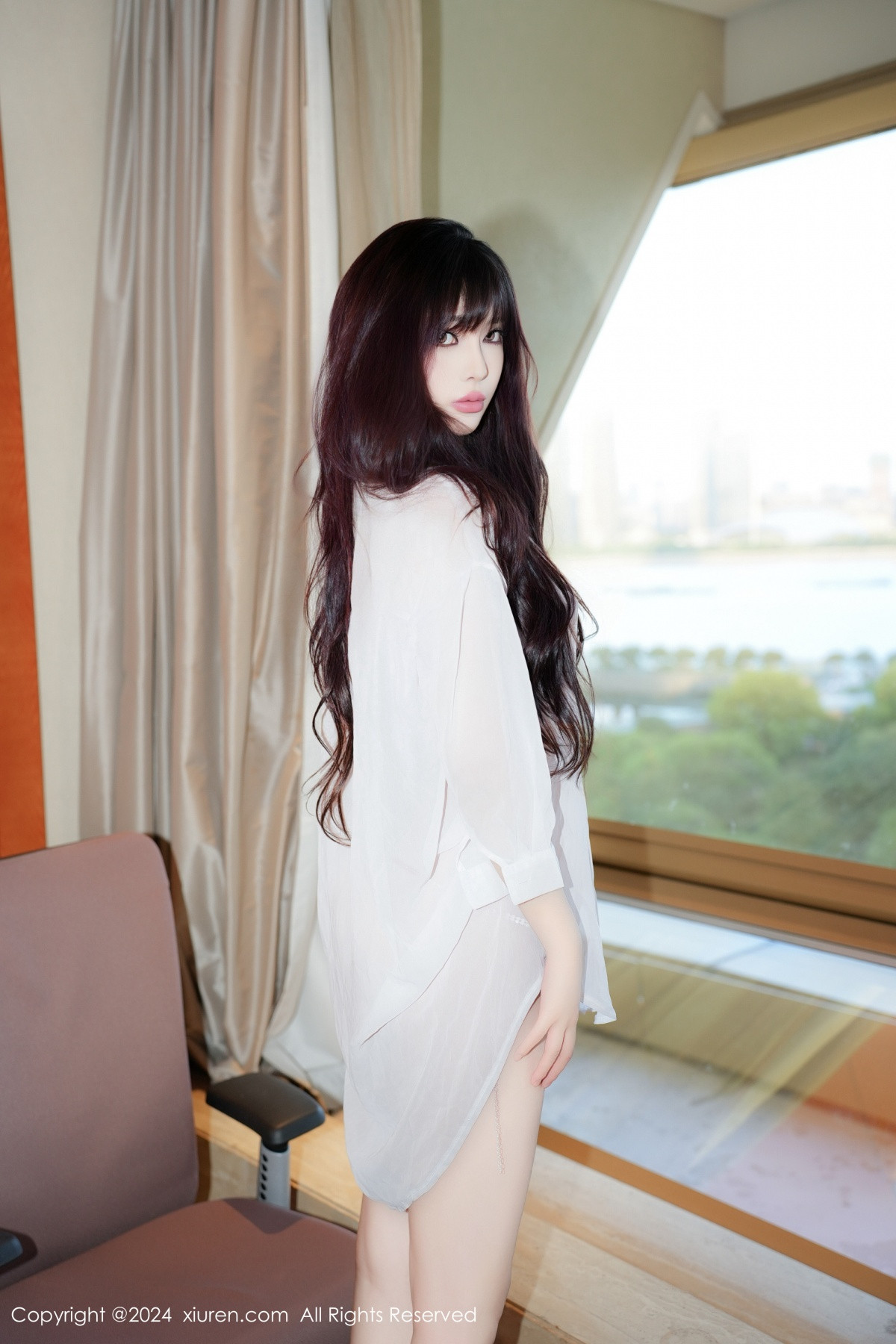 [秀人网] 2024.08.12 No.9002 酒精阿姨 美臀性感  第7张