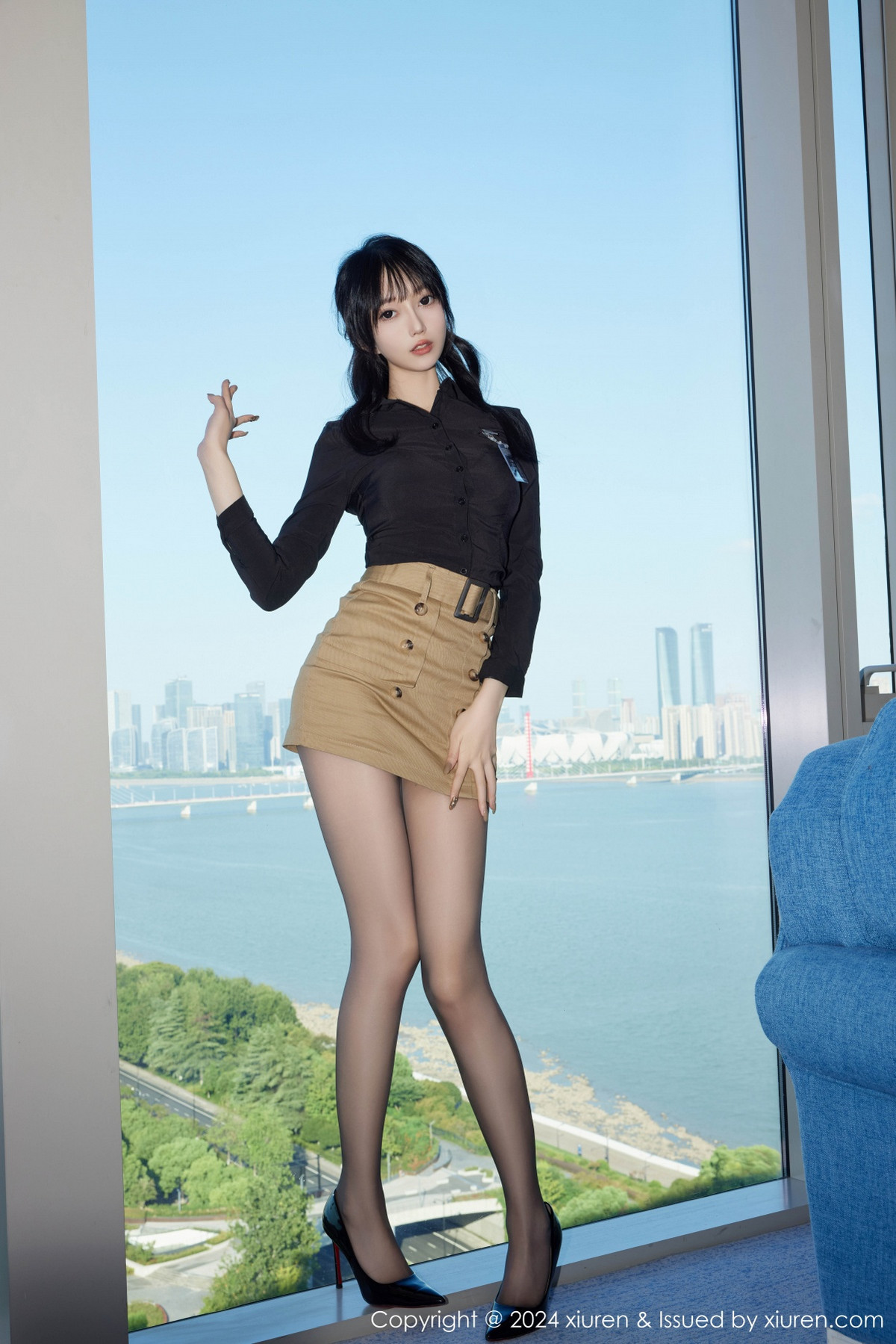 [秀人网] 2024.10.18 No.9309 玥儿玥er 短裙黑丝  第25张