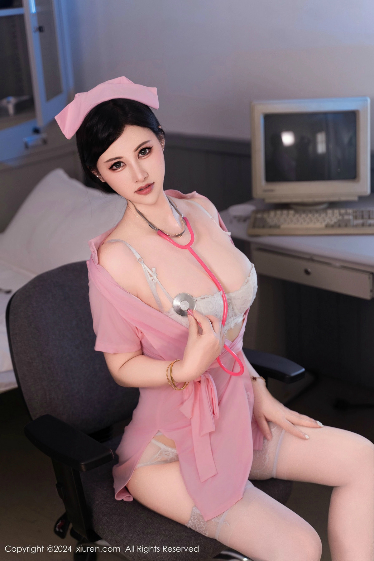 [秀人网] 2024.11.12 No.9434 诗诗kiki 黑丝美臀  第99张