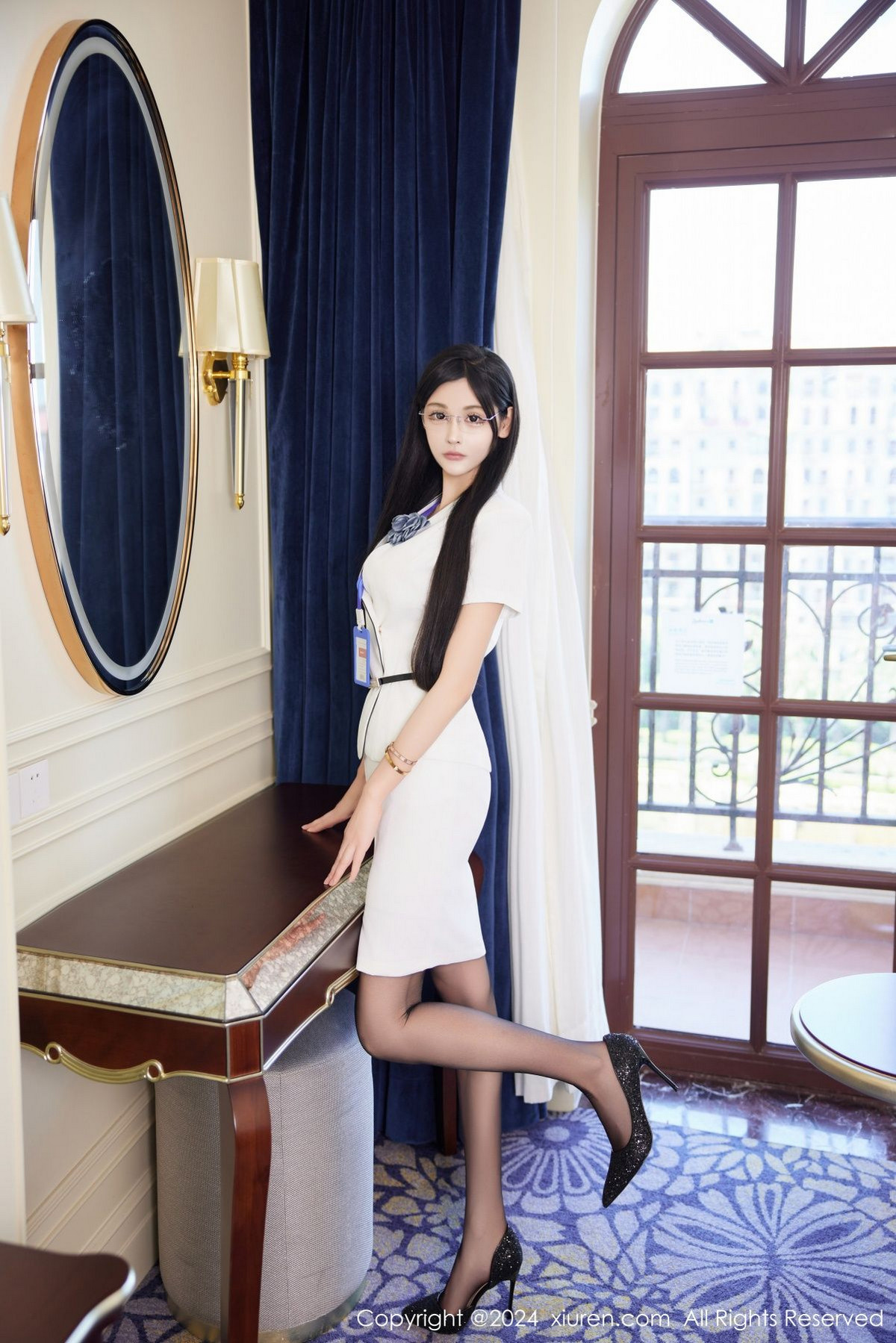[秀人网] 2024.08.22 No.9049 智恩baby 黑丝美腿  第2张