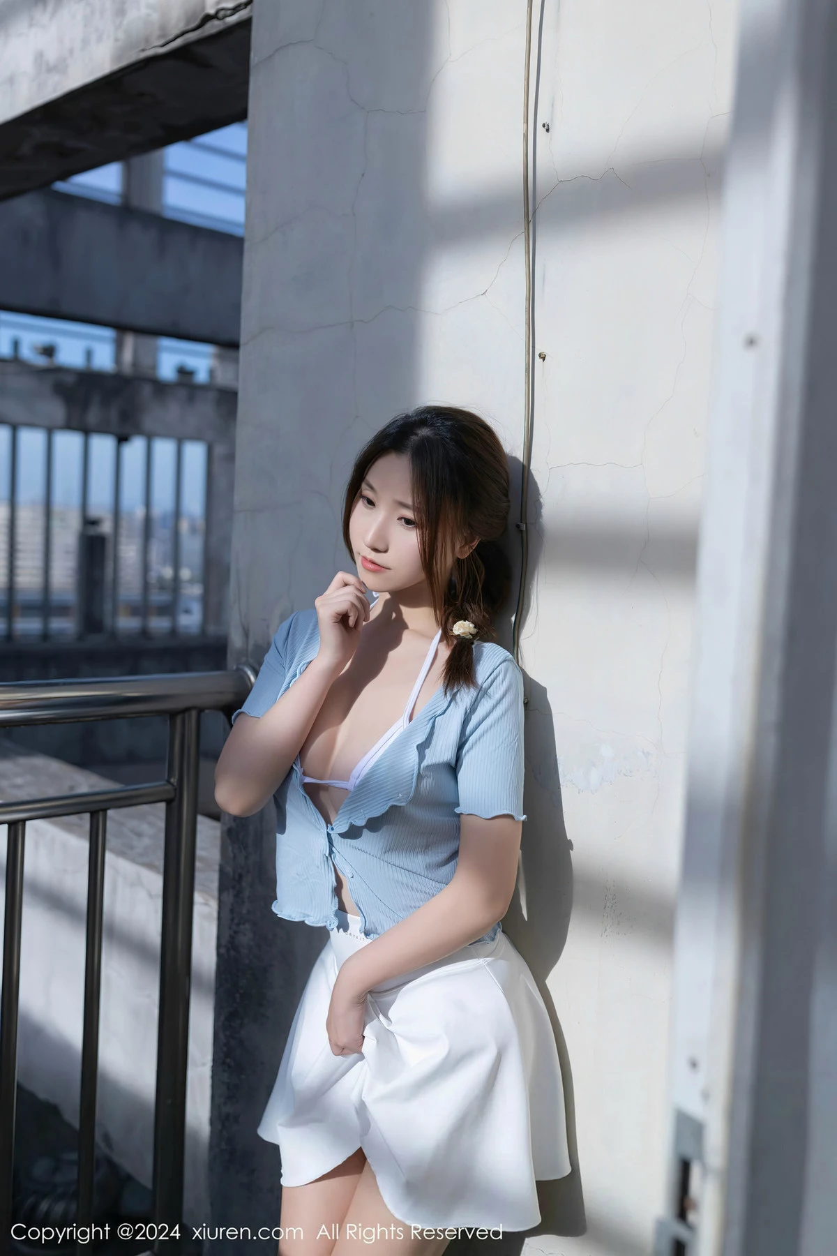 [秀人网] 2024.04.10 No.8369 杏子Yada 短裙美腿  第28张