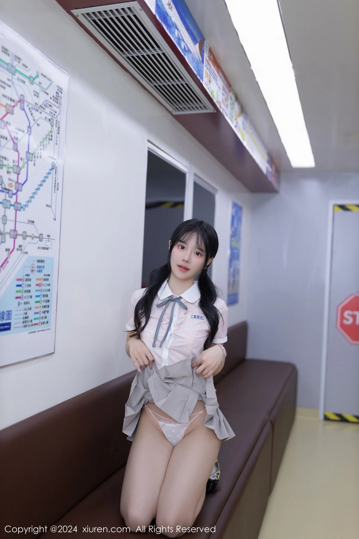 [秀人网] 2024.05.10 No.8515 幼幼 地铁美腿  第19张