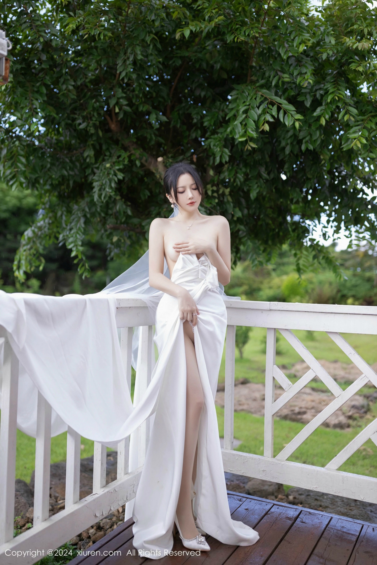 [秀人网] 2024.11.01 No.9387 鱼子酱Fish 丝袜美腿  第41张