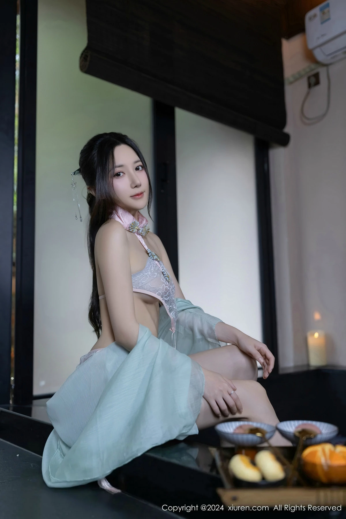 [秀人网] 2024.04.19 No.8428 鱼子酱Fish 美腿性感  第12张