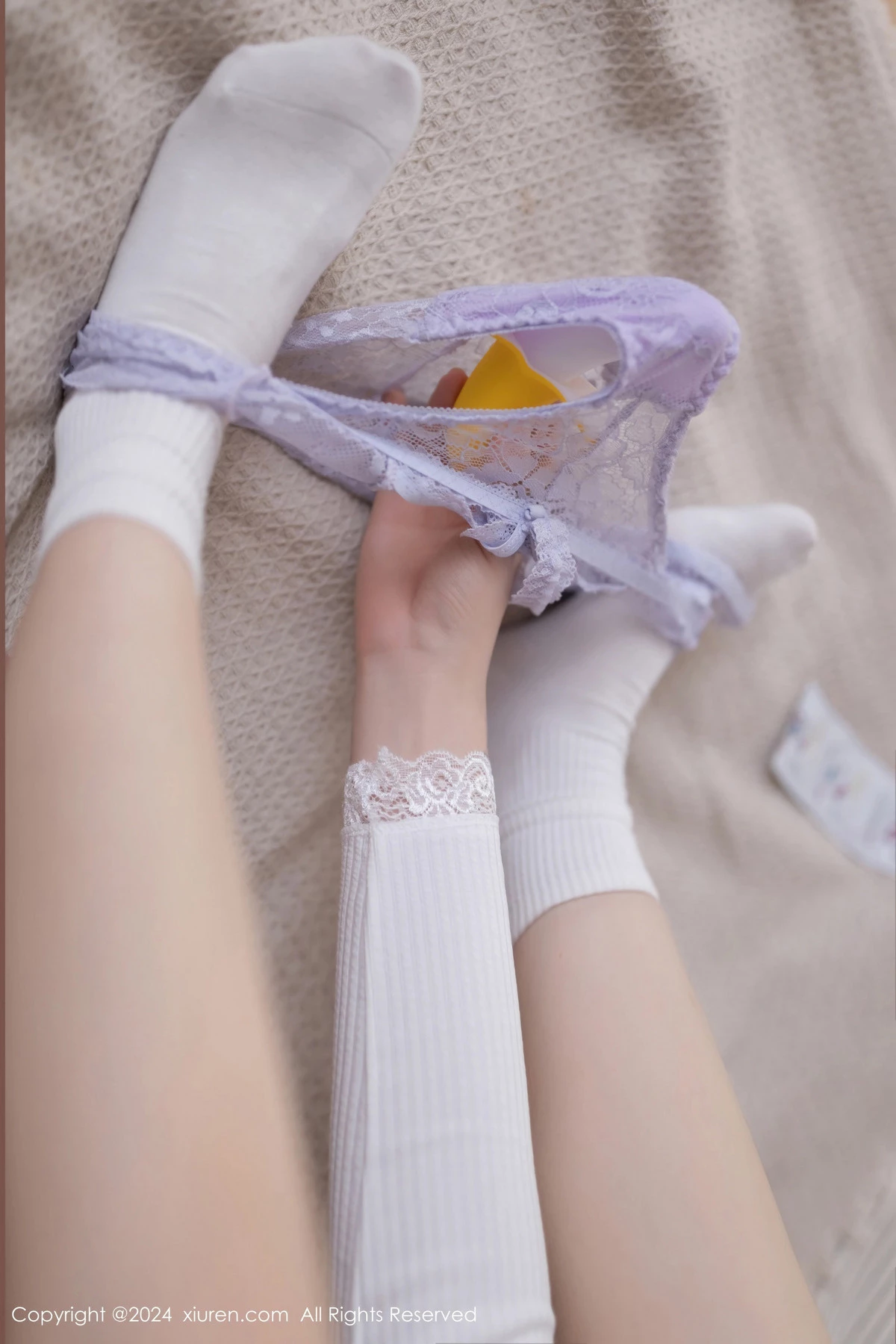 [秀人网] 2024.05.31 No.8639 鱼子酱Fish 美腿性感  第73张
