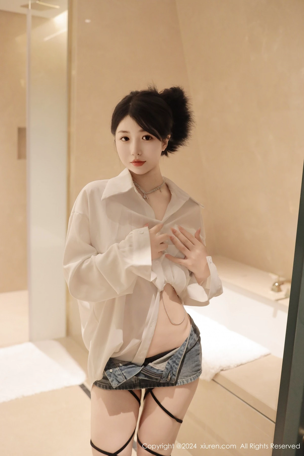 [秀人网] 2024.04.16 No.8400 陈小花 美胸性感  第4张
