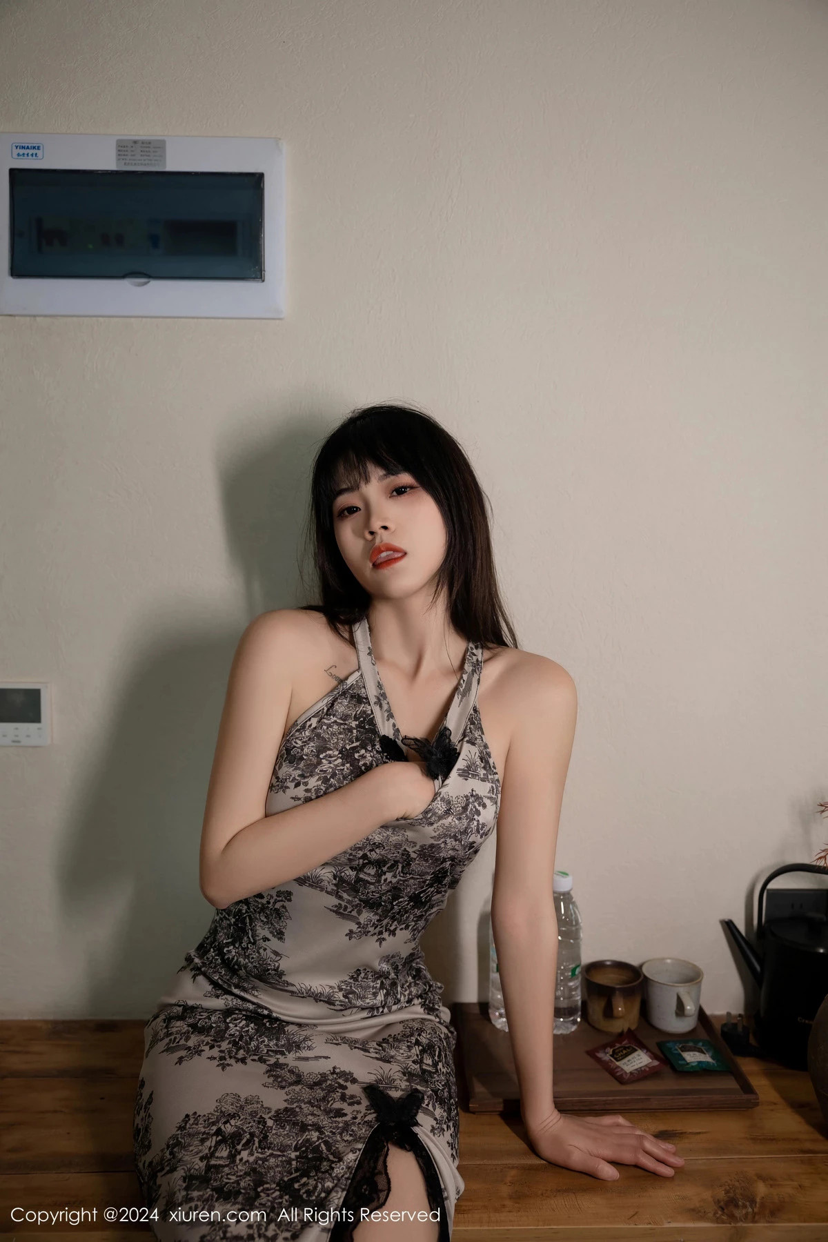 [秀人网] 2024.04.23 No.8434 唐安诺 性感美腿  第12张