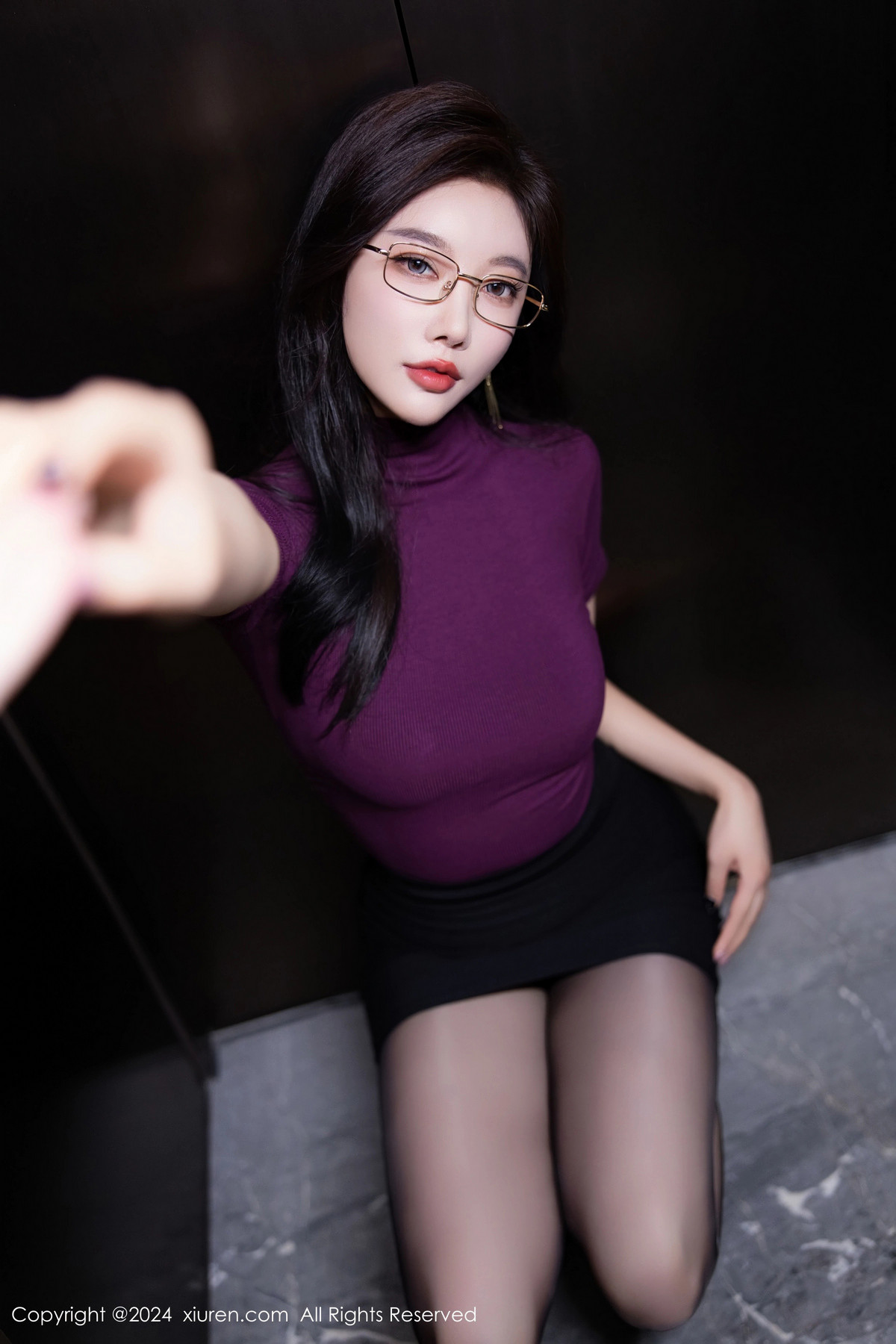 [秀人网] 2024.11.08 No.9421 杨晨晨Yome 黑丝美腿  第22张